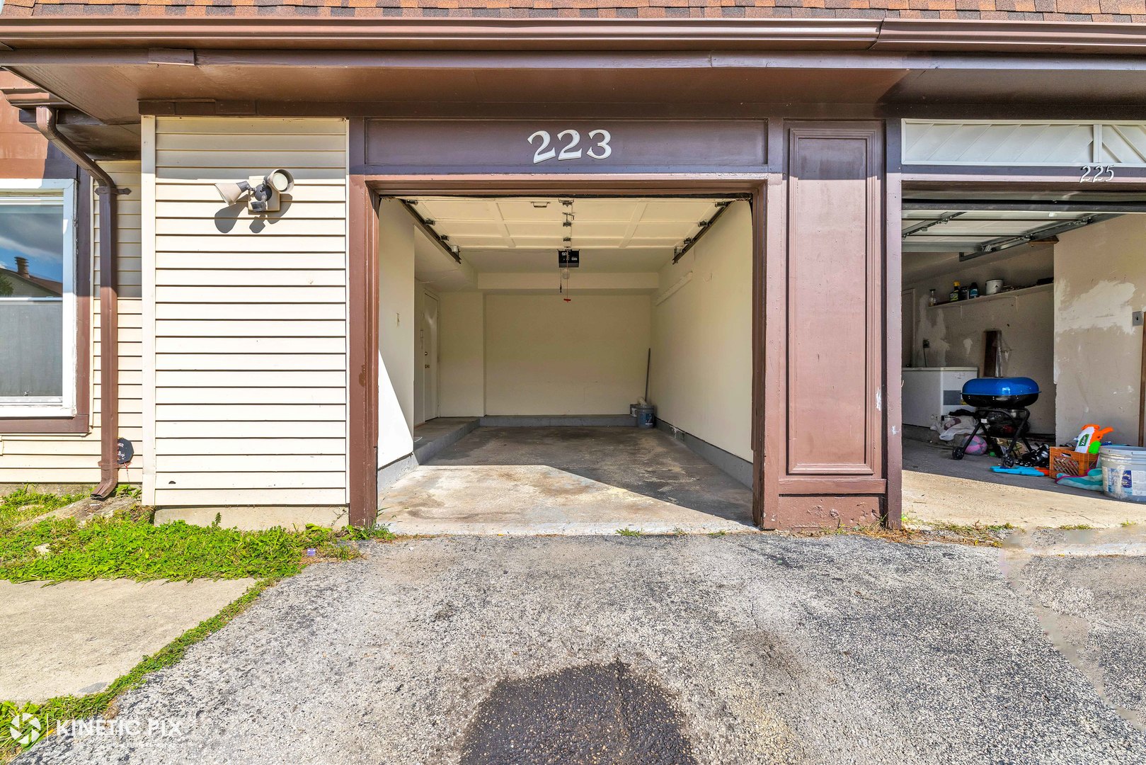 223 Hywood Lane, Bolingbrook, IL 60440