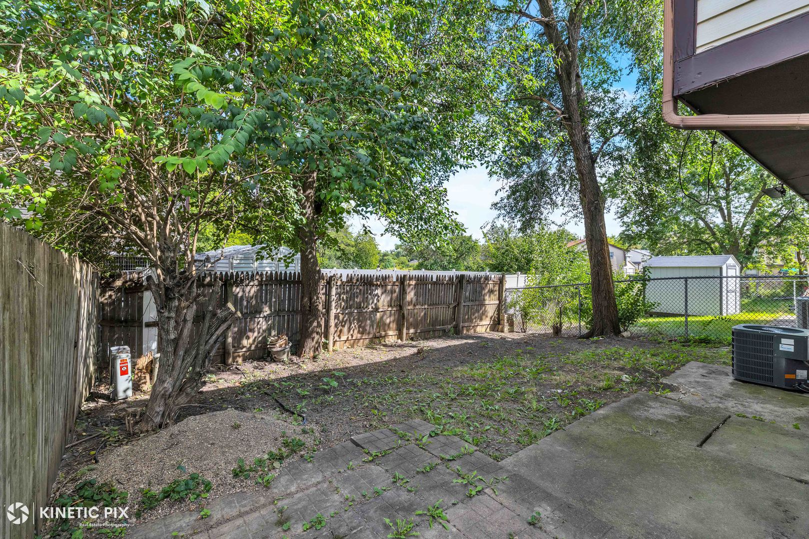223 Hywood Lane, Bolingbrook, IL 60440