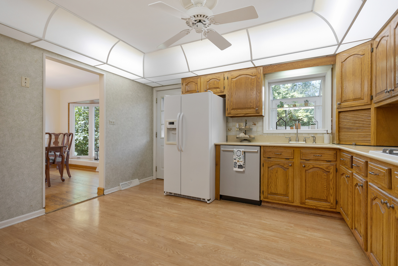 22W506 Arbor Lane, Glen Ellyn, IL 60137