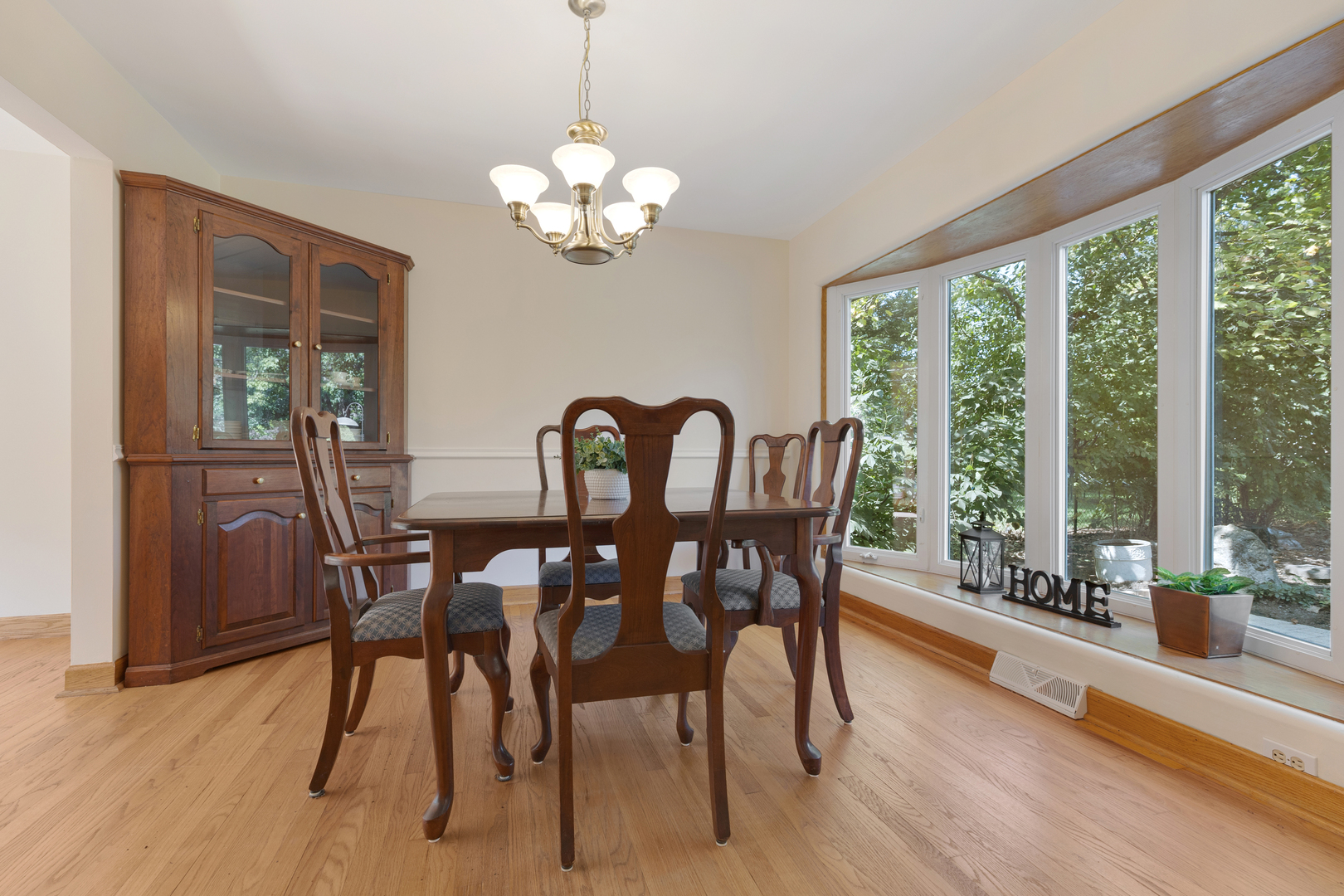 22W506 Arbor Lane, Glen Ellyn, IL 60137