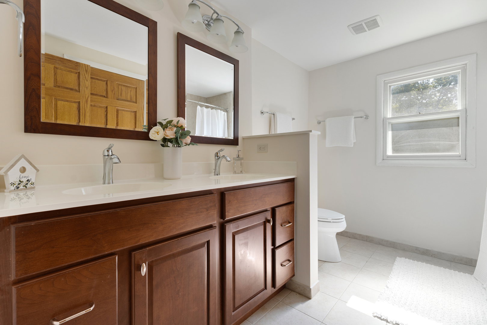 22W506 Arbor Lane, Glen Ellyn, IL 60137