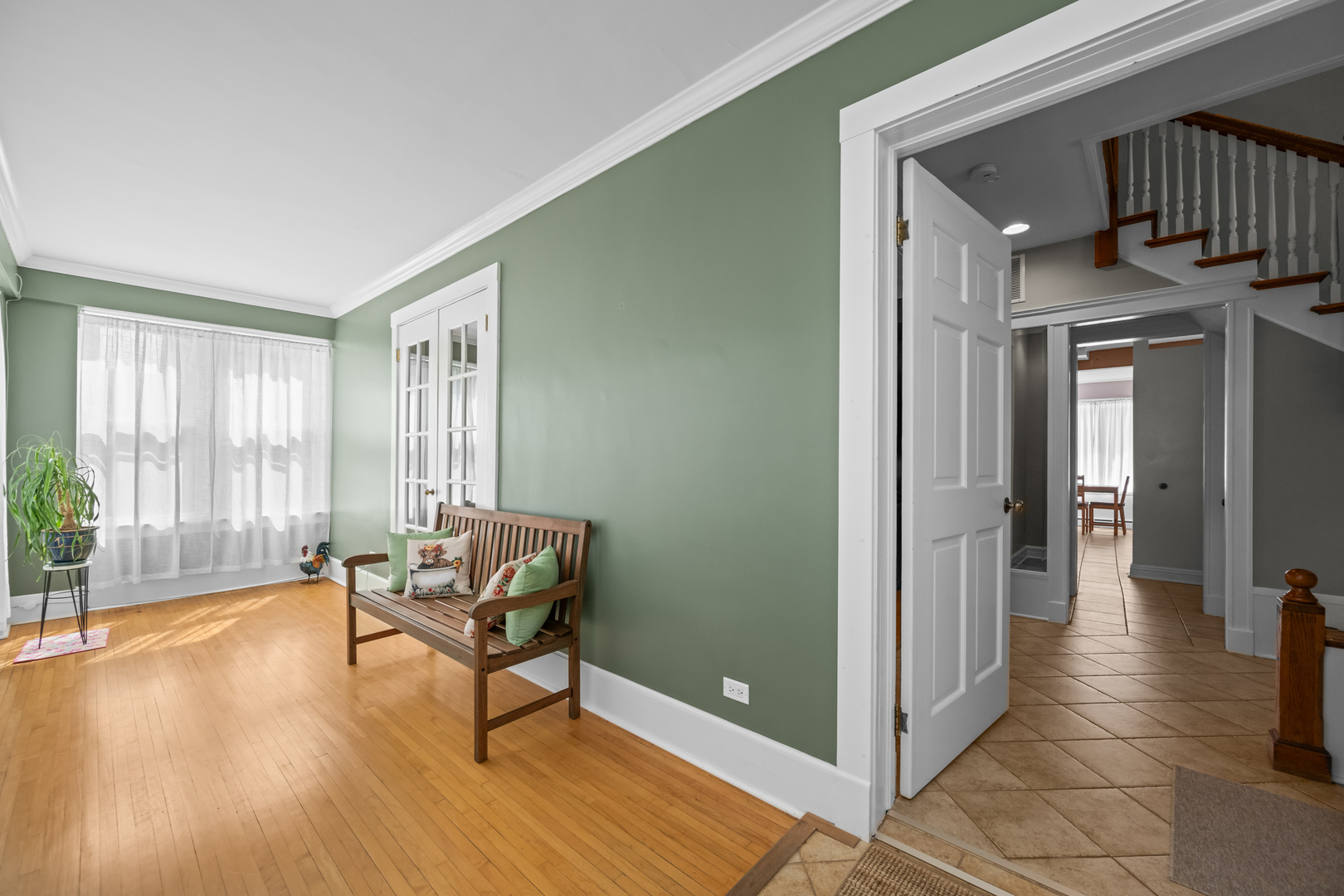 638 N Spring Street, Elgin, IL 60120