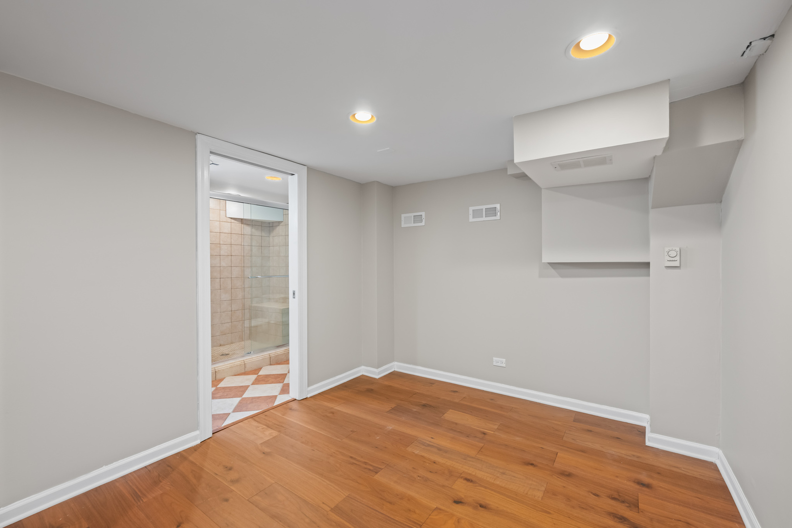 638 N Spring Street, Elgin, IL 60120