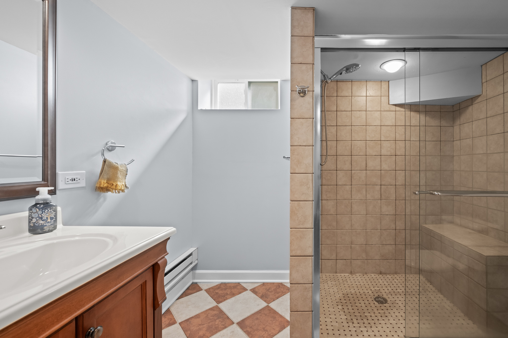 638 N Spring Street, Elgin, IL 60120