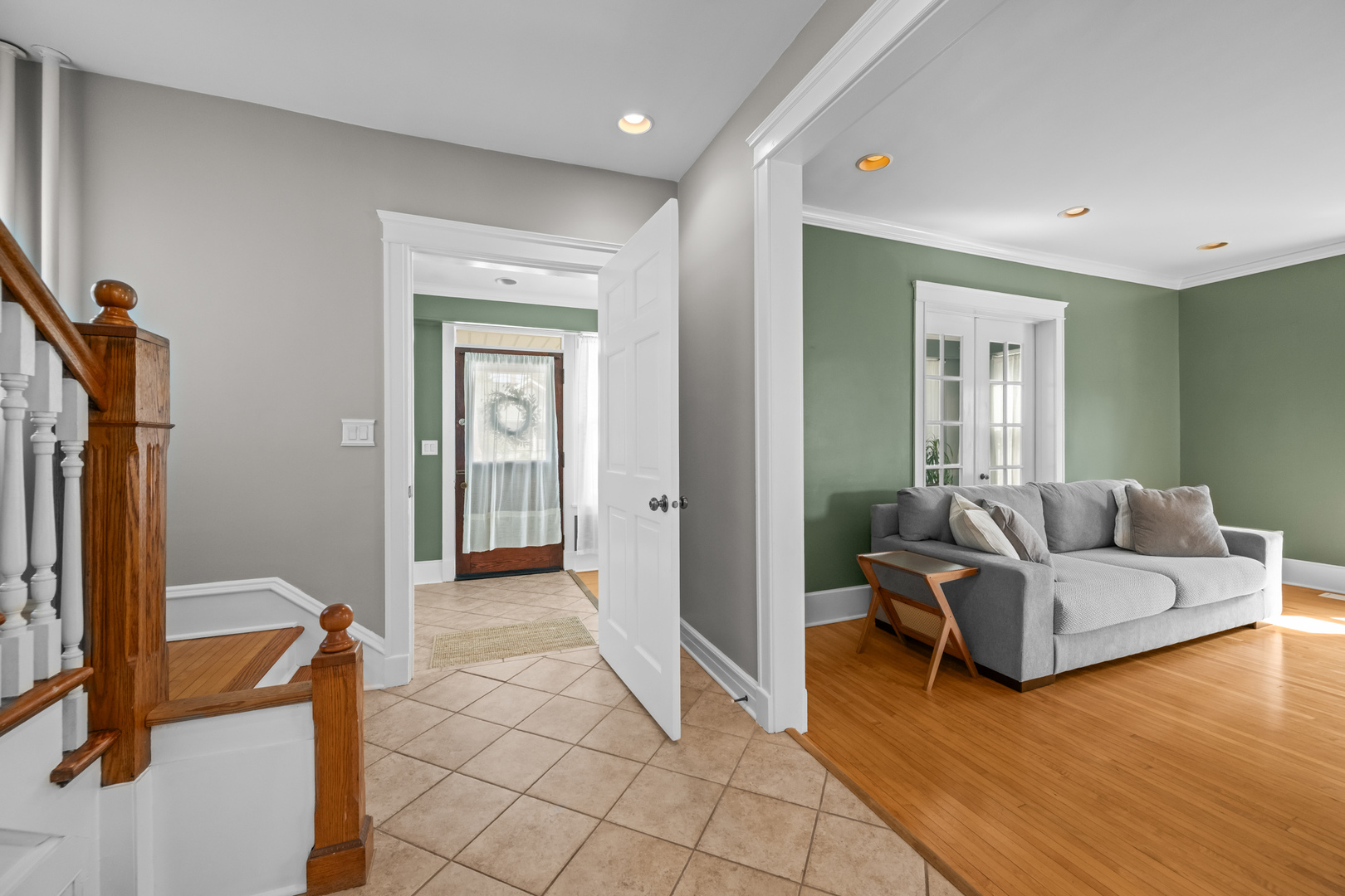638 N Spring Street, Elgin, IL 60120