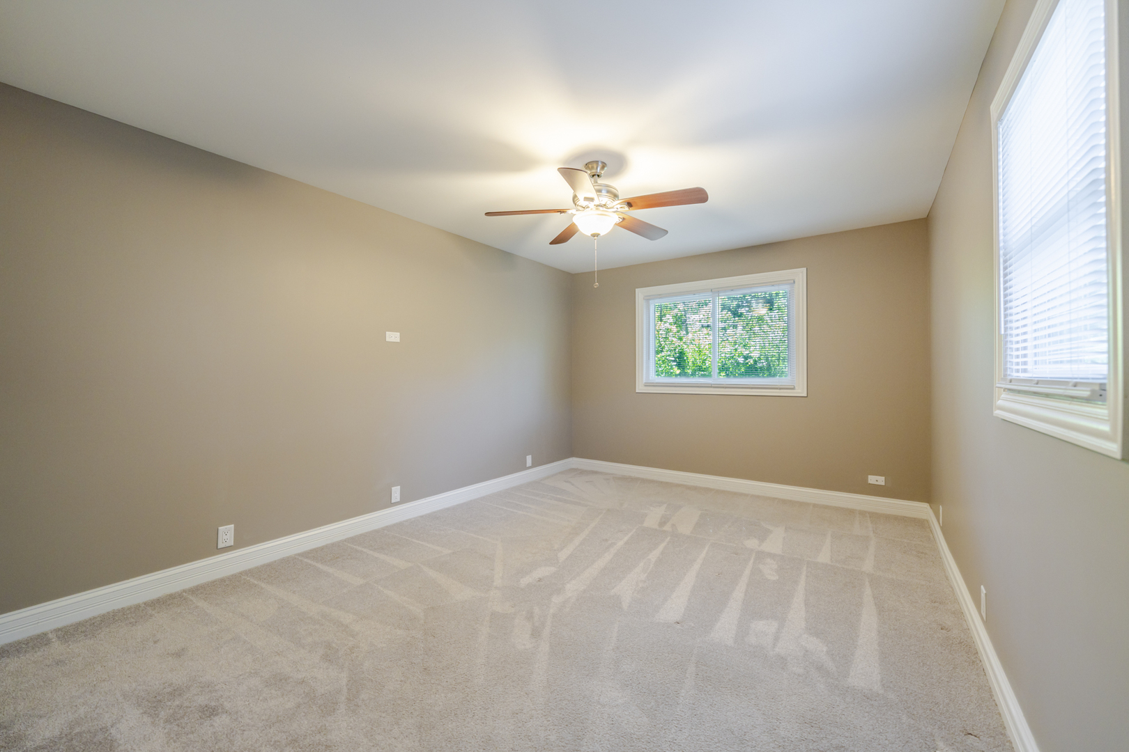 719 Lacy Avenue, Streamwood, IL 60107