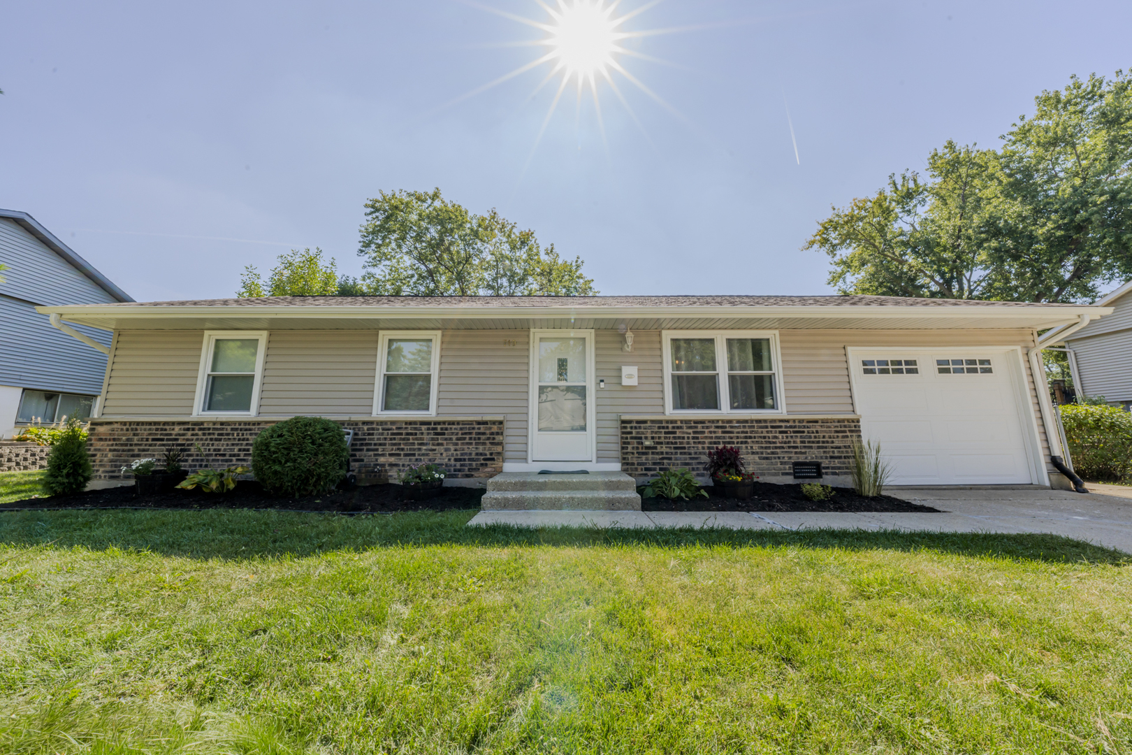 719 Lacy Avenue, Streamwood, IL 60107
