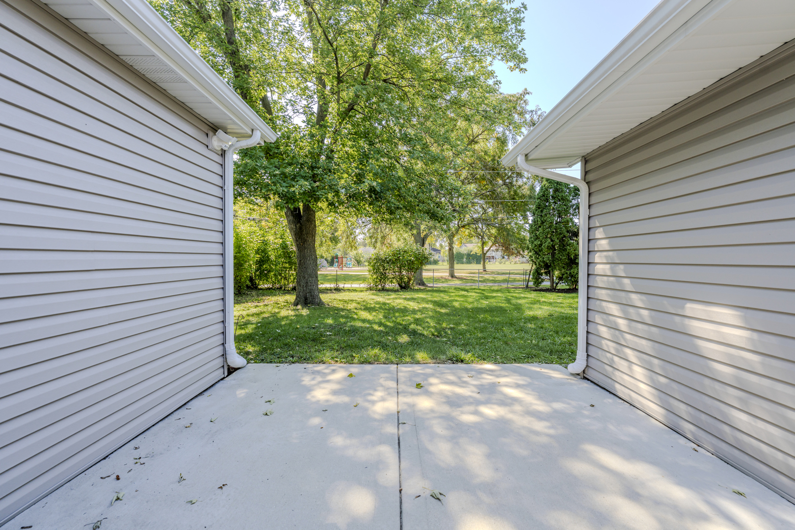 719 Lacy Avenue, Streamwood, IL 60107