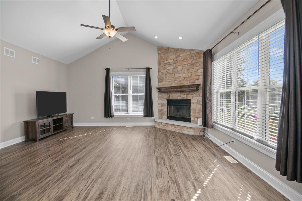 355 E Janet Drive, Braidwood, IL 60408