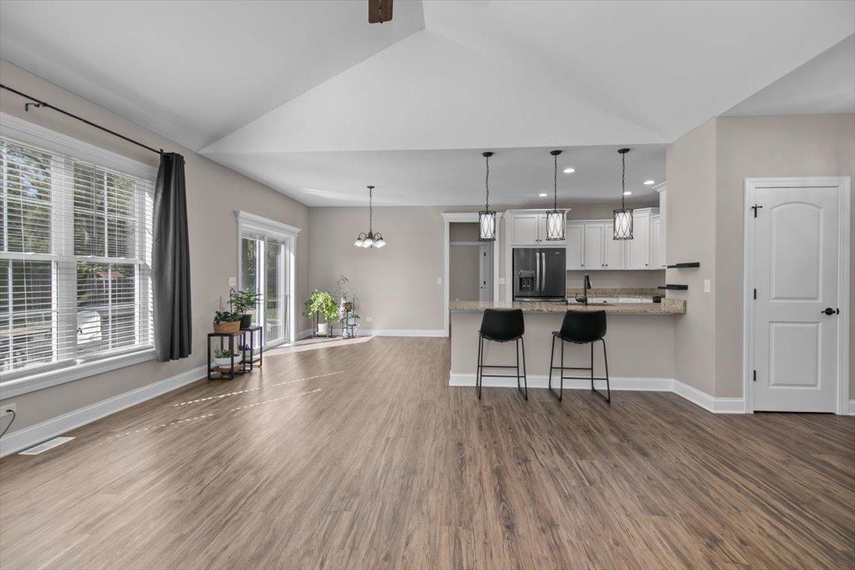 355 E Janet Drive, Braidwood, IL 60408
