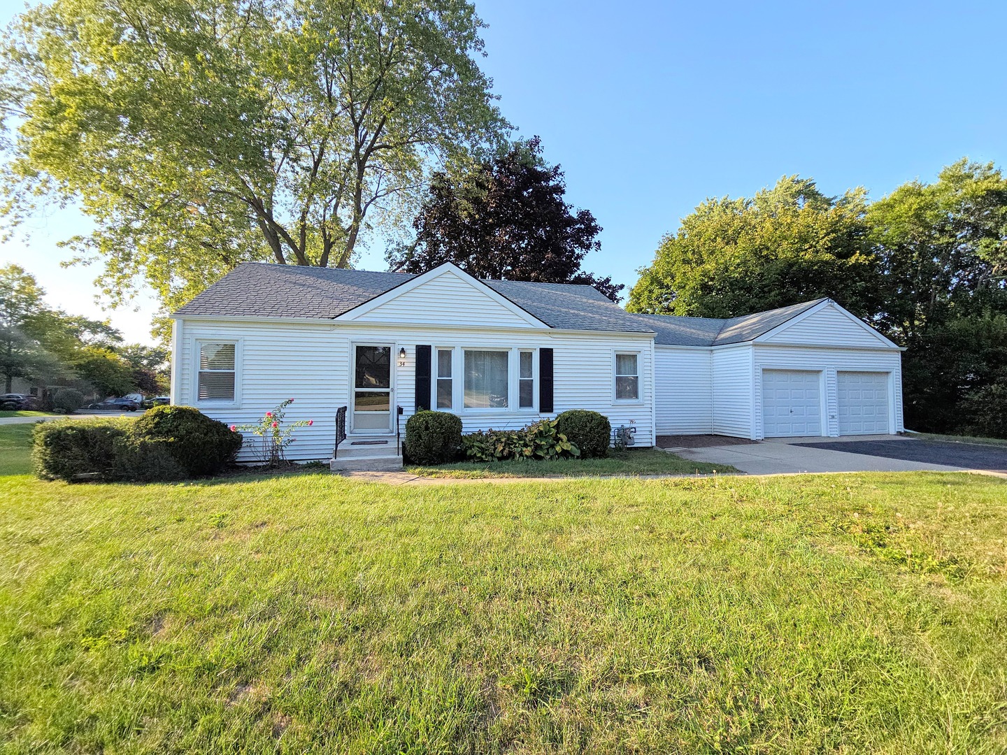 34 Evergreen Street, Lake Zurich, IL 60047