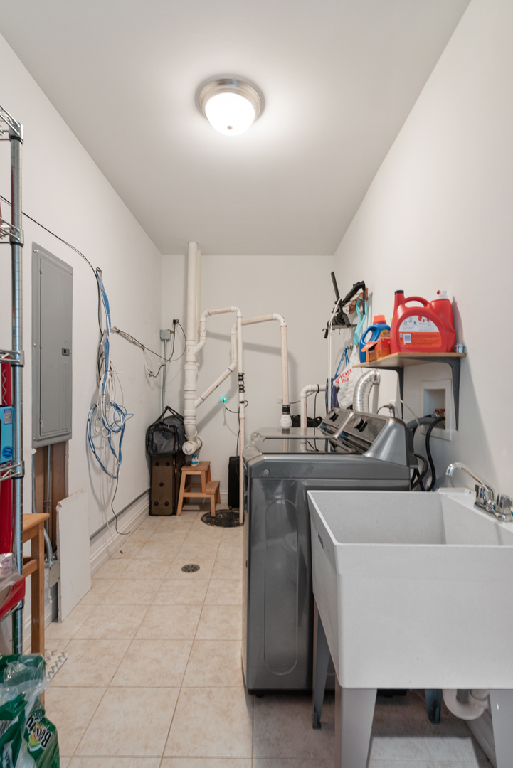 5512 N NORMANDY Avenue, Chicago, IL 60656