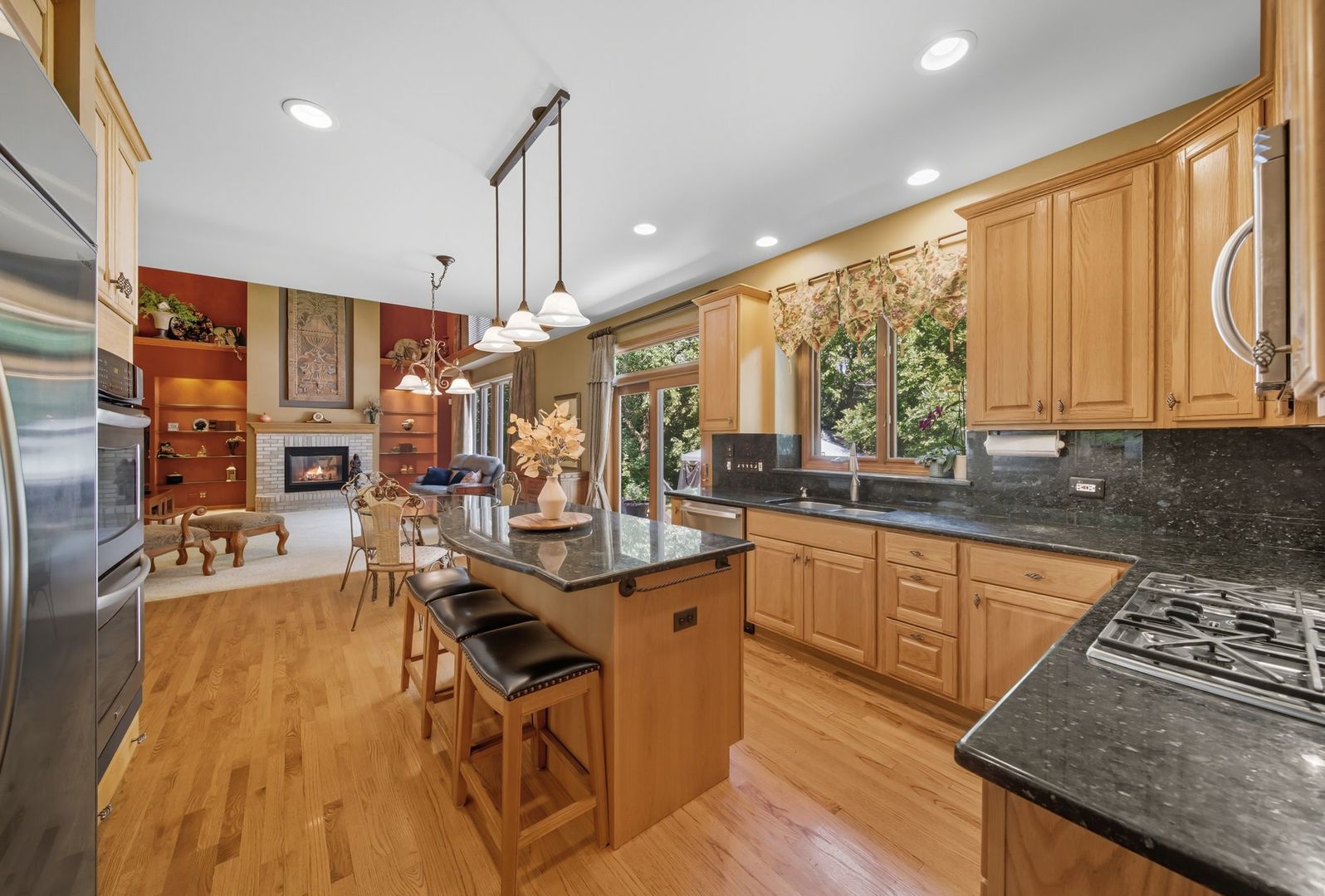 5727 Howard Avenue, La Grange Highlands, IL 60525