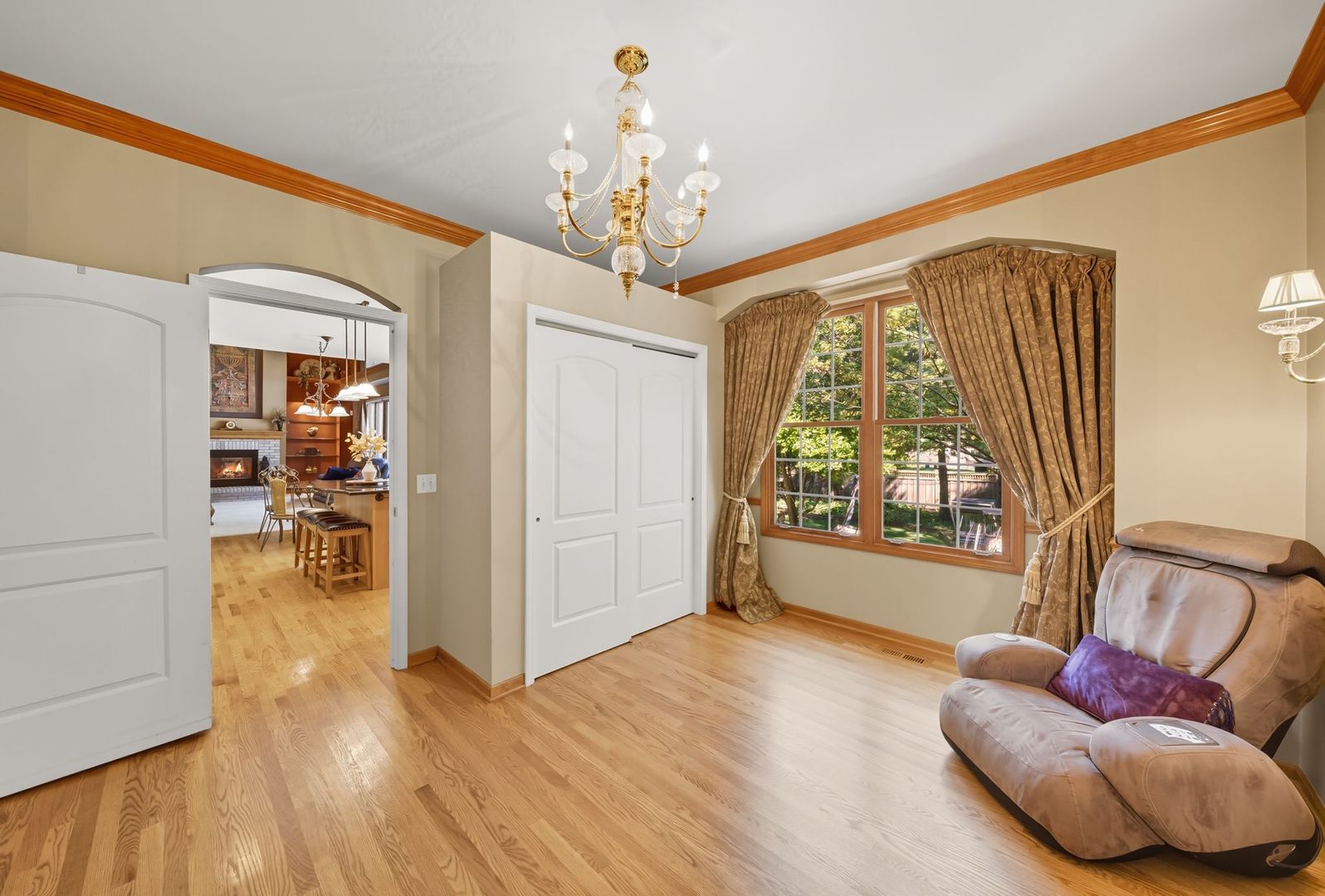 5727 Howard Avenue, La Grange Highlands, IL 60525