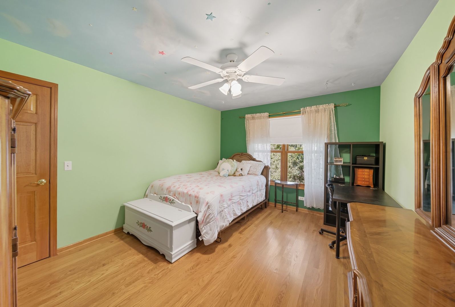 5727 Howard Avenue, La Grange Highlands, IL 60525