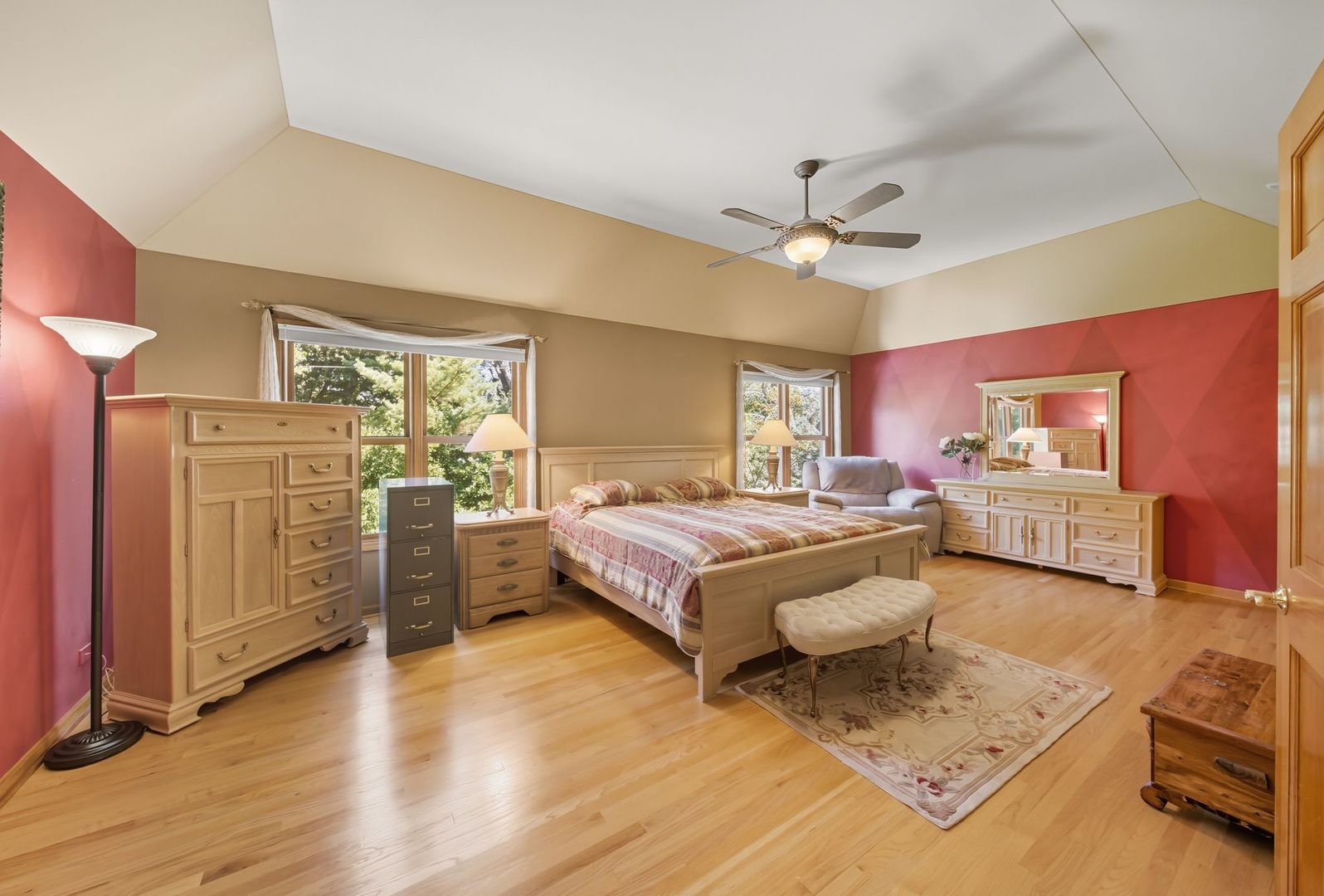 5727 Howard Avenue, La Grange Highlands, IL 60525