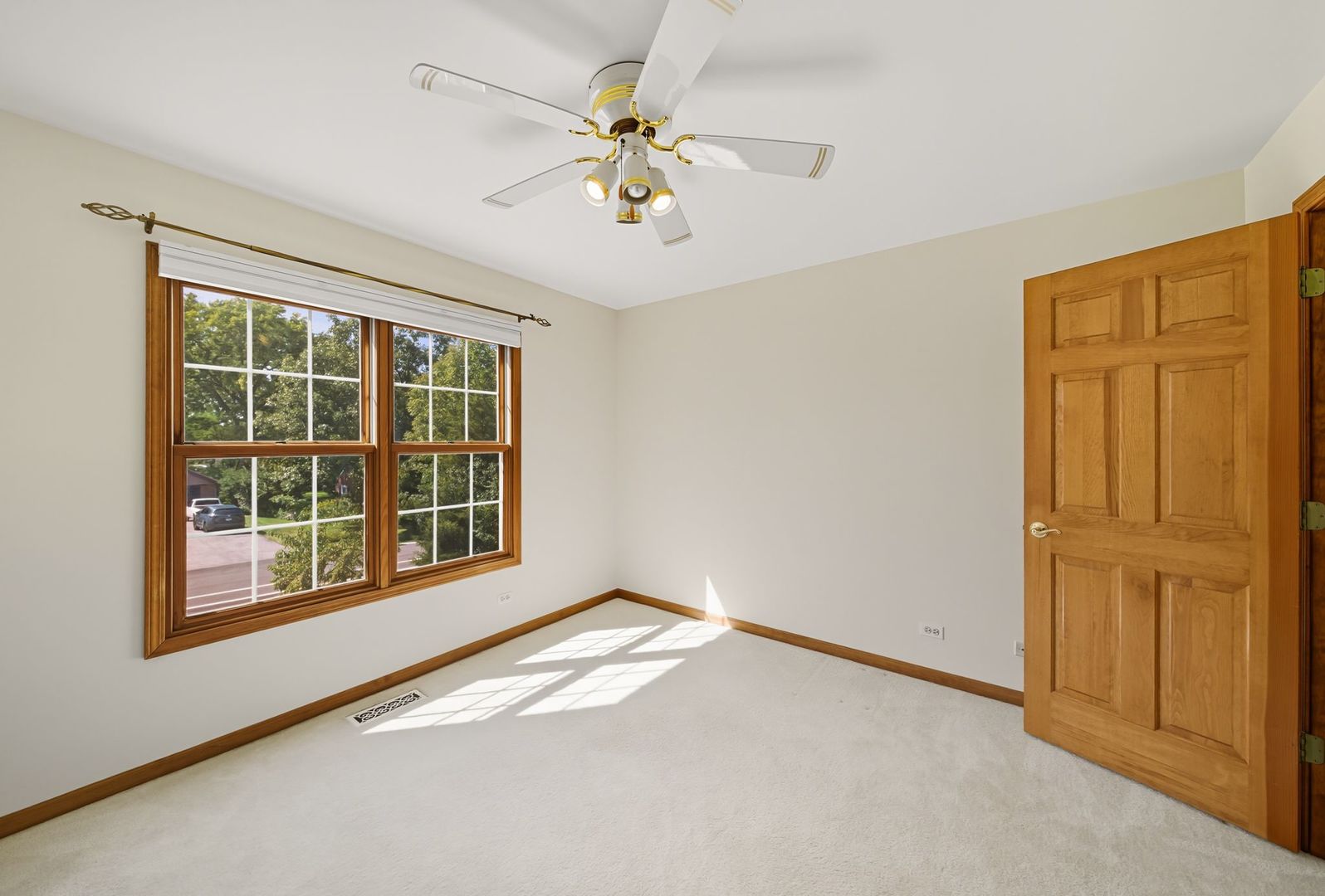 5727 Howard Avenue, La Grange Highlands, IL 60525