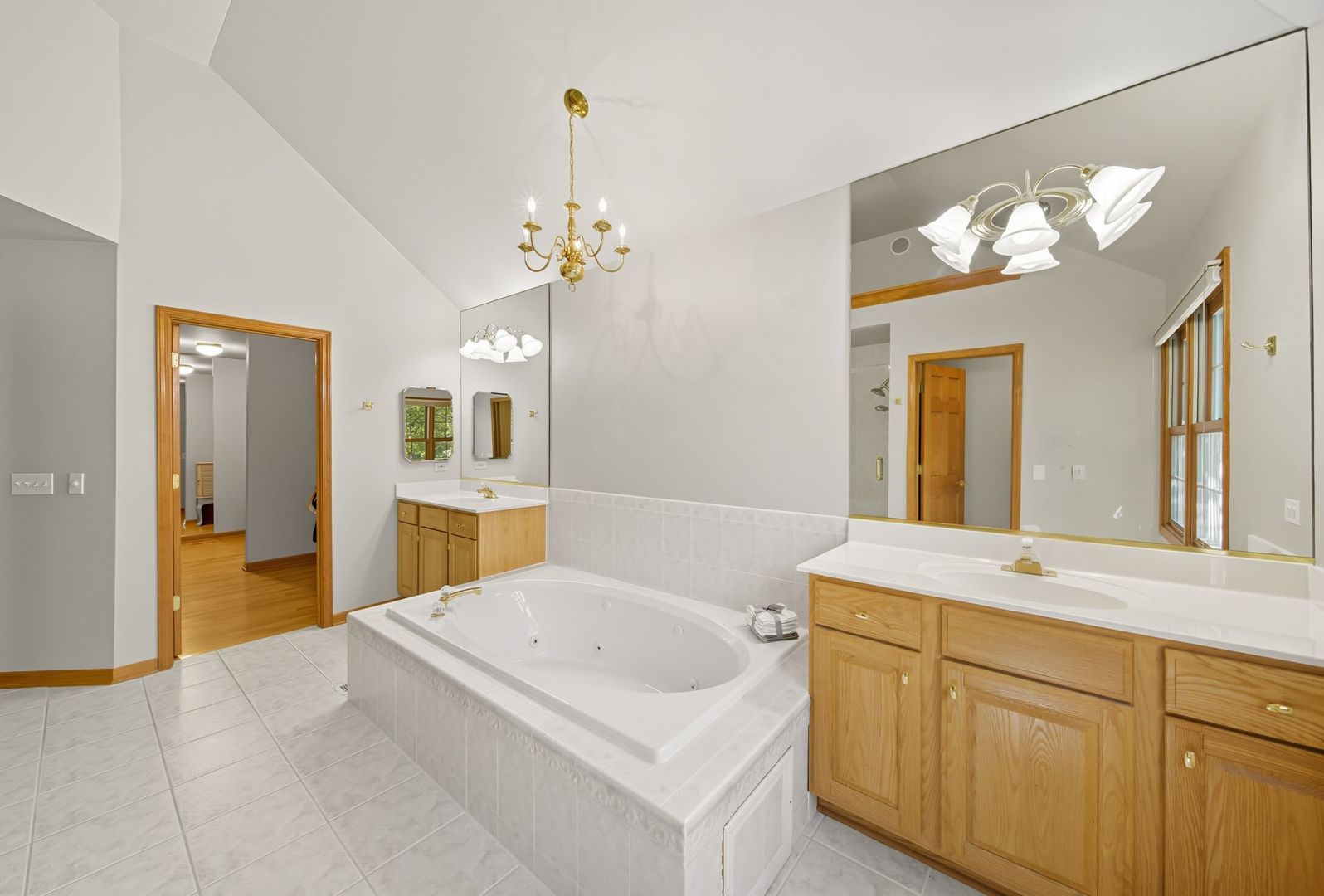 5727 Howard Avenue, La Grange Highlands, IL 60525
