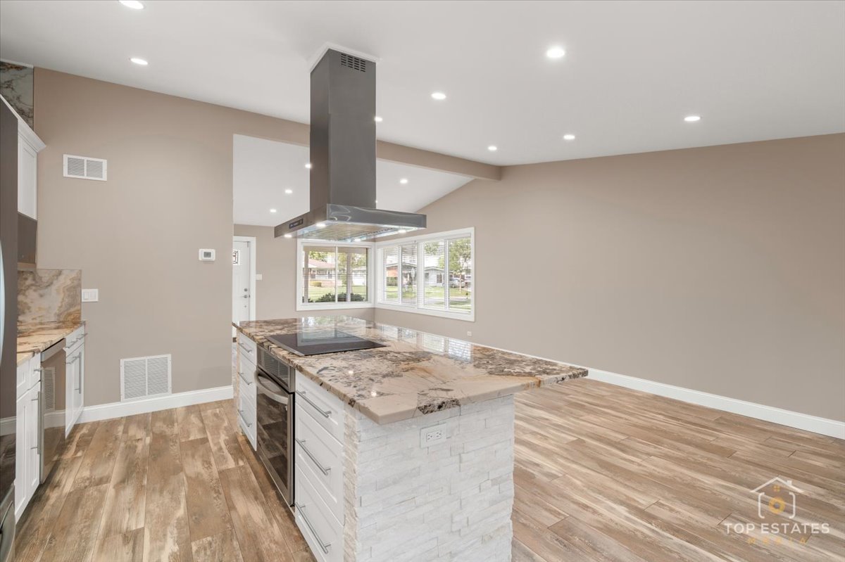 2807 Martin Lane, Rolling Meadows, IL 60008