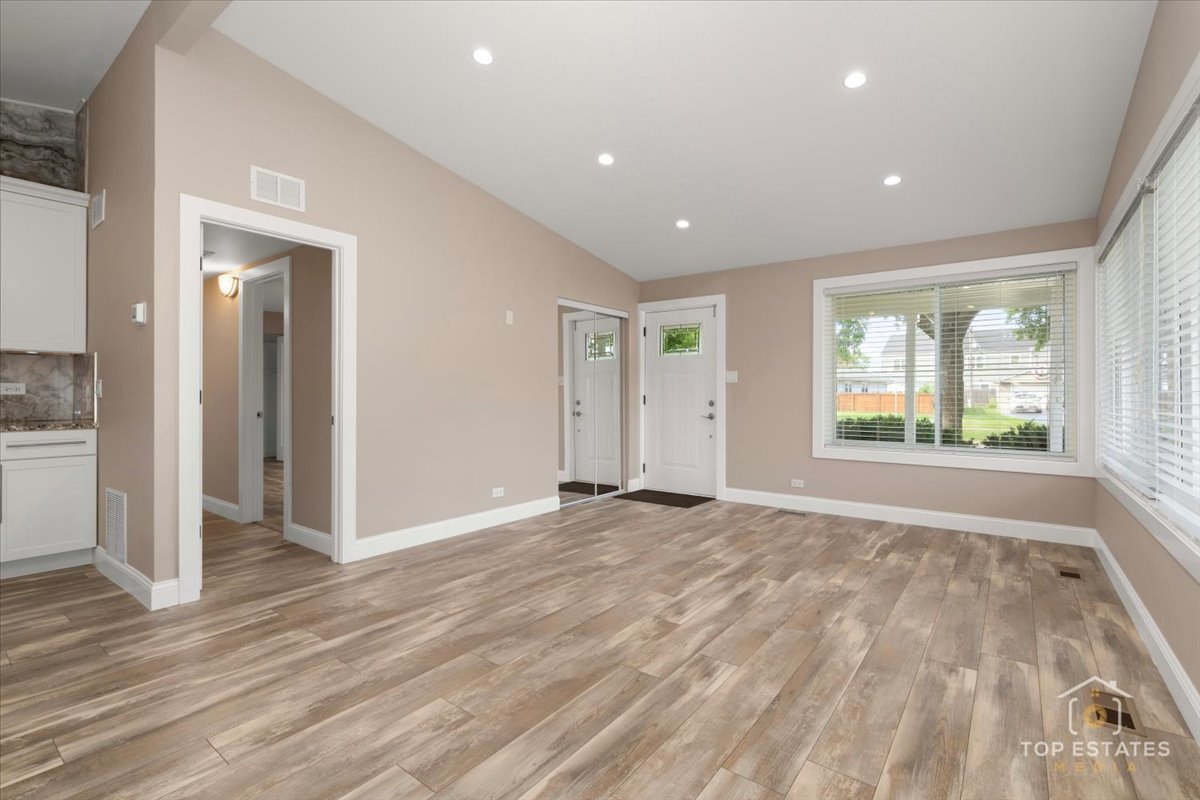 2807 Martin Lane, Rolling Meadows, IL 60008