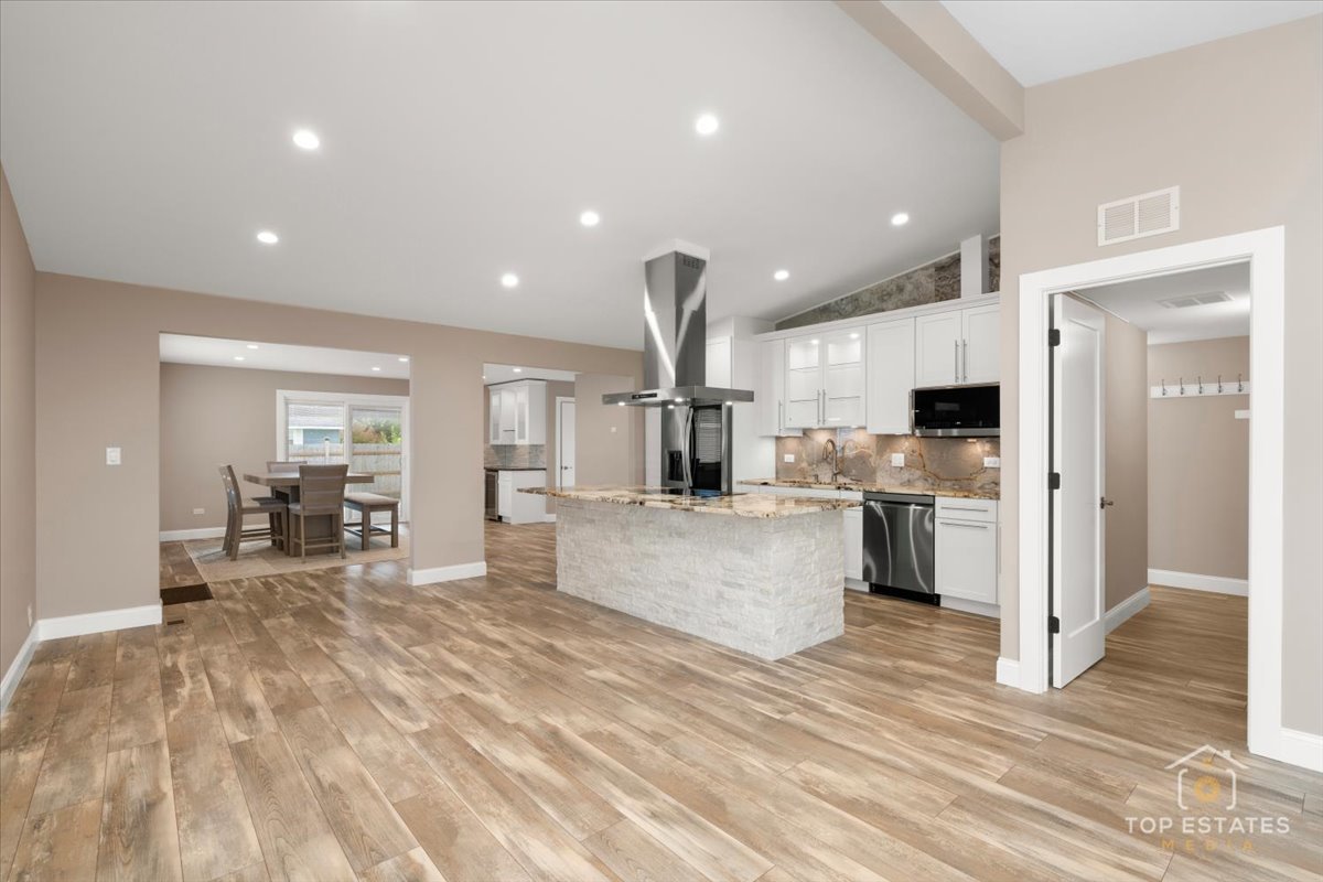 2807 Martin Lane, Rolling Meadows, IL 60008