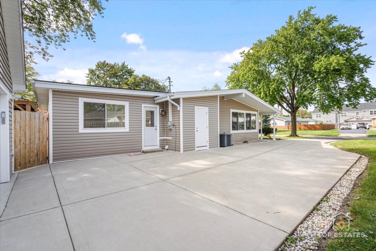 2807 Martin Lane, Rolling Meadows, IL 60008