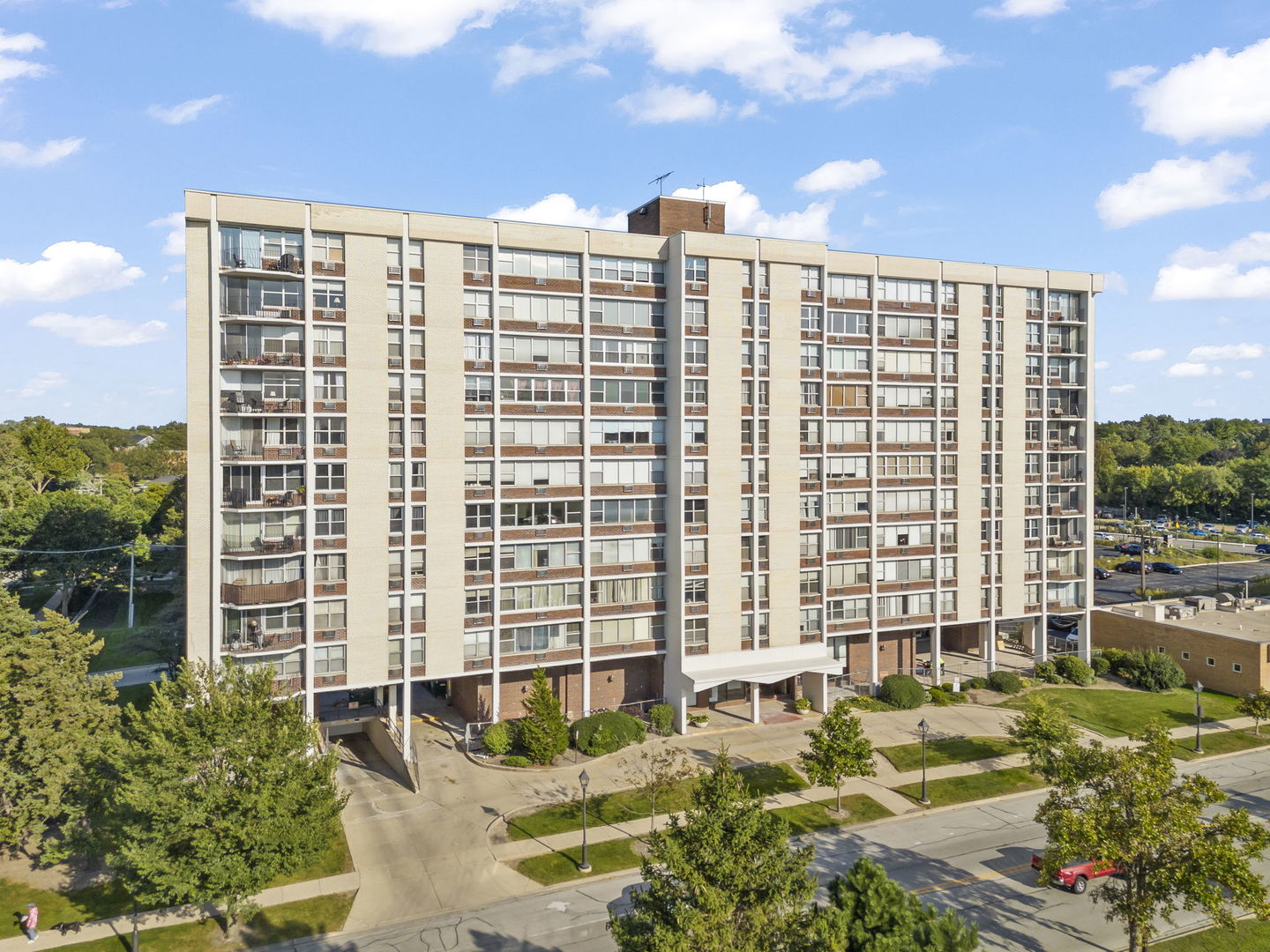 33 N Main Street #11A, Lombard, IL 60148