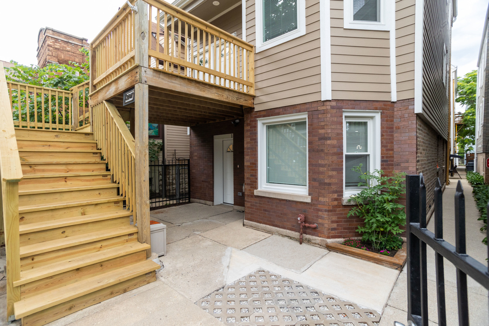 2847 N Ridgeway Avenue #1, Chicago, IL 60618