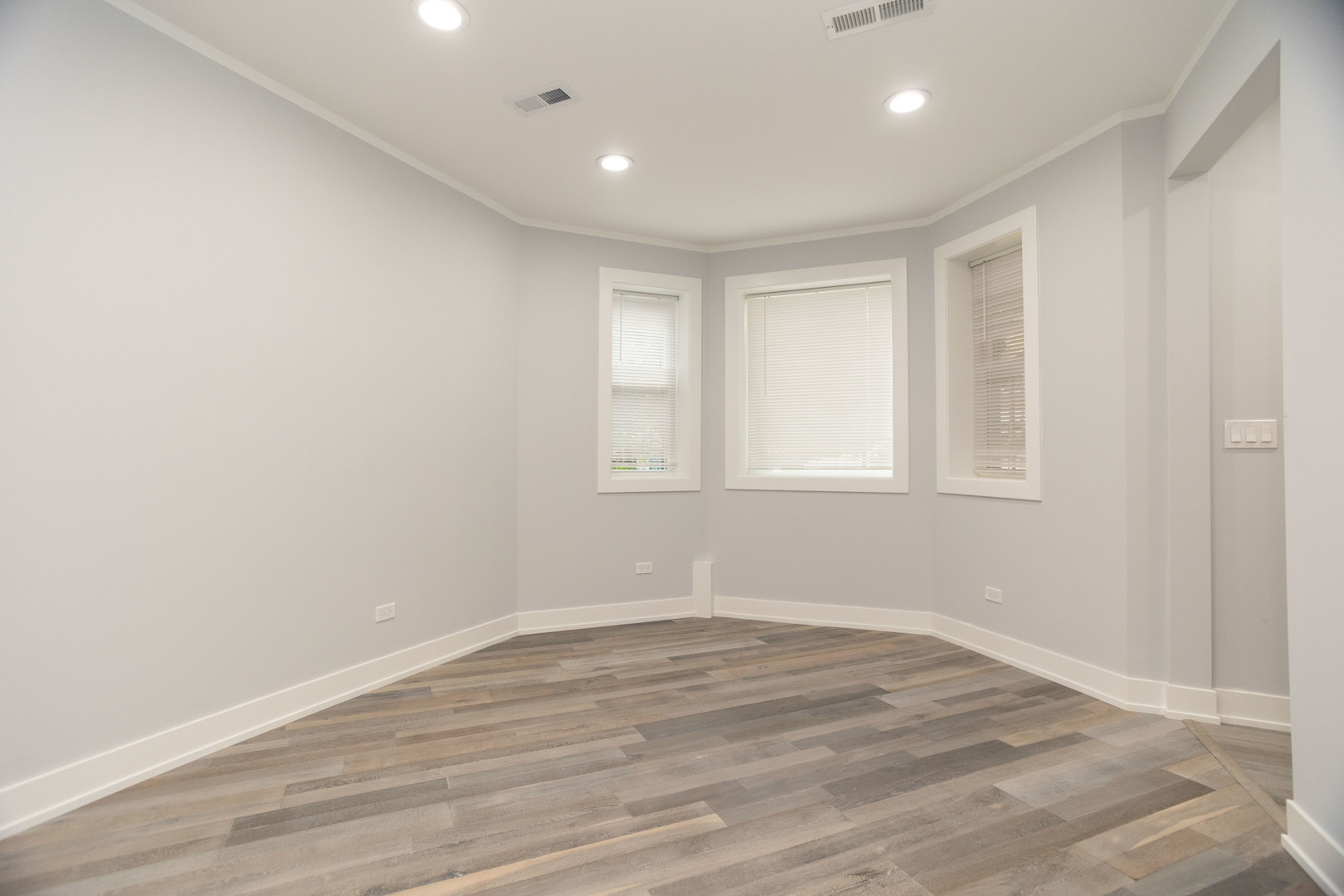 2847 N Ridgeway Avenue #1, Chicago, IL 60618