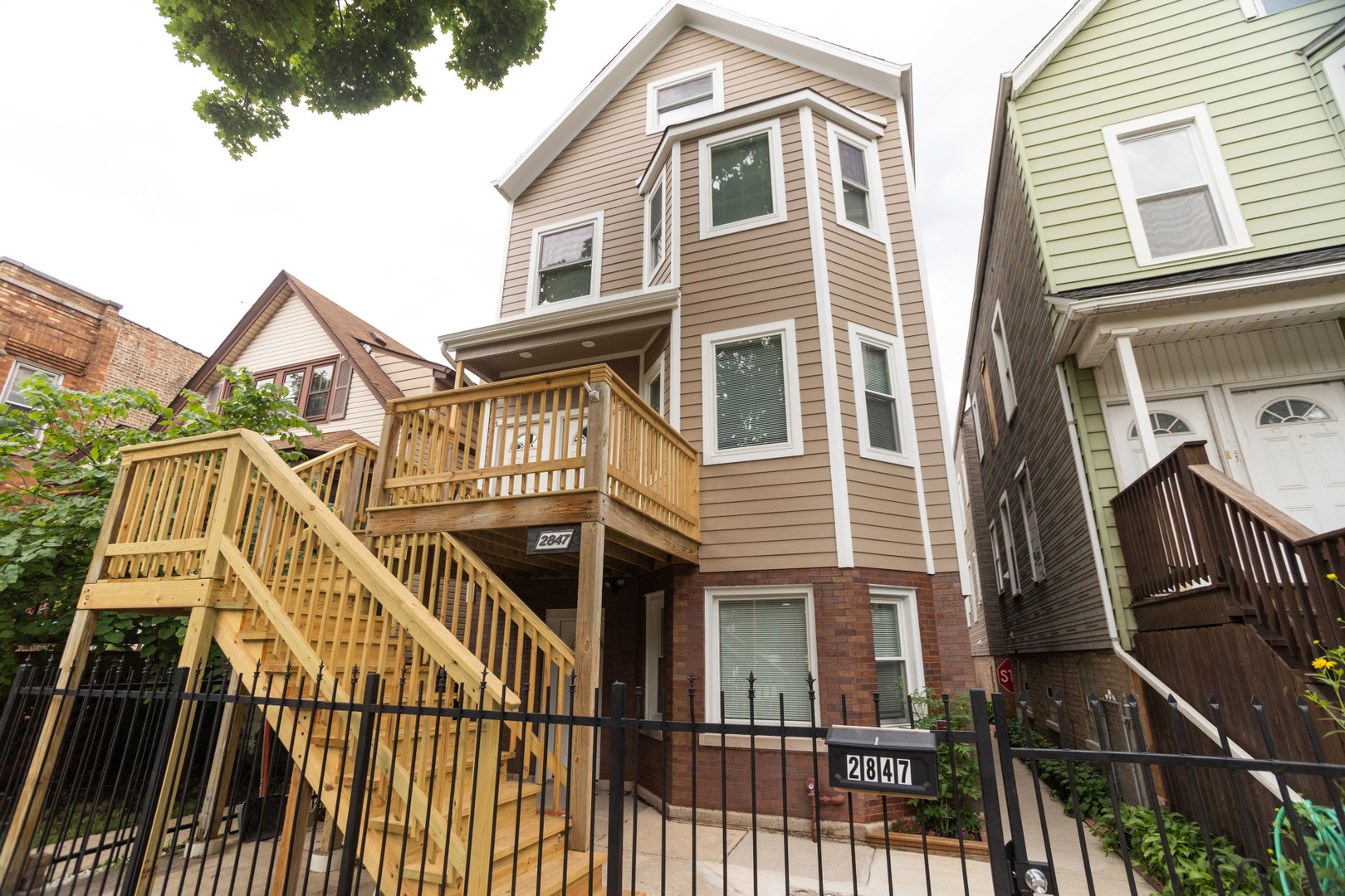2847 N Ridgeway Avenue #1, Chicago, IL 60618
