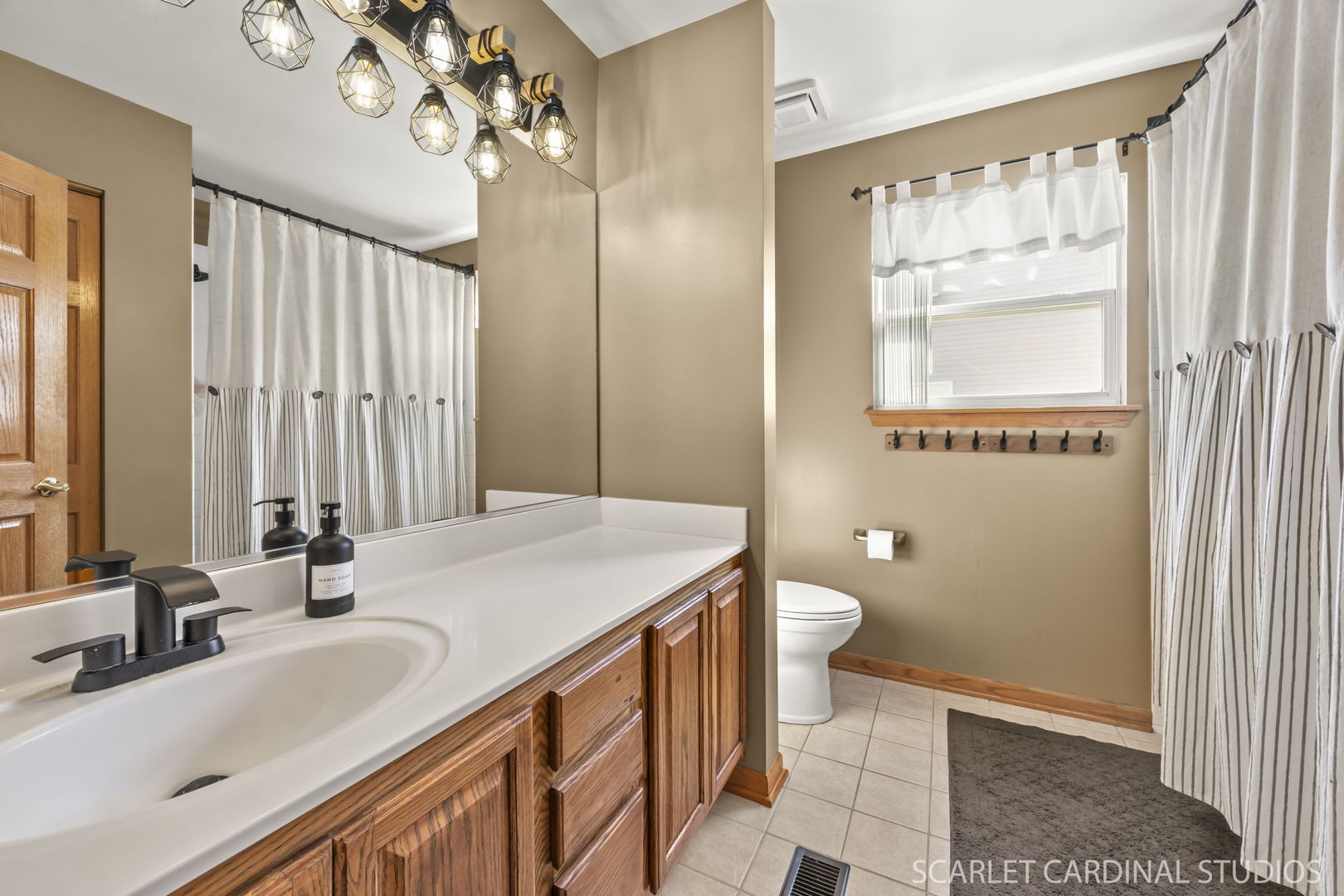 633 Mansfield Way, Oswego, IL 60543