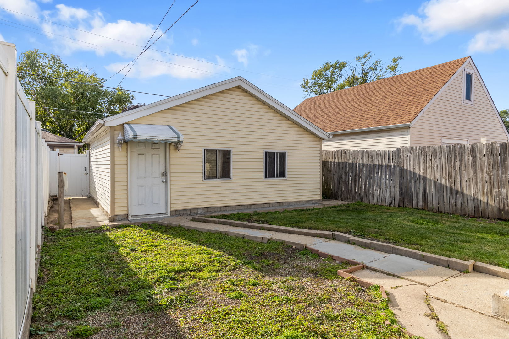 1528 N 39th Avenue, Stone Park, IL 60165