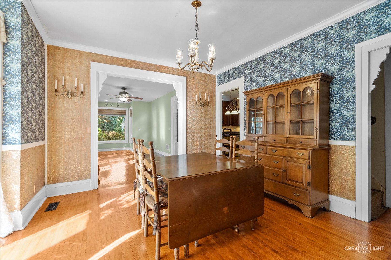 21 N Lincoln Street, Batavia, IL 60510