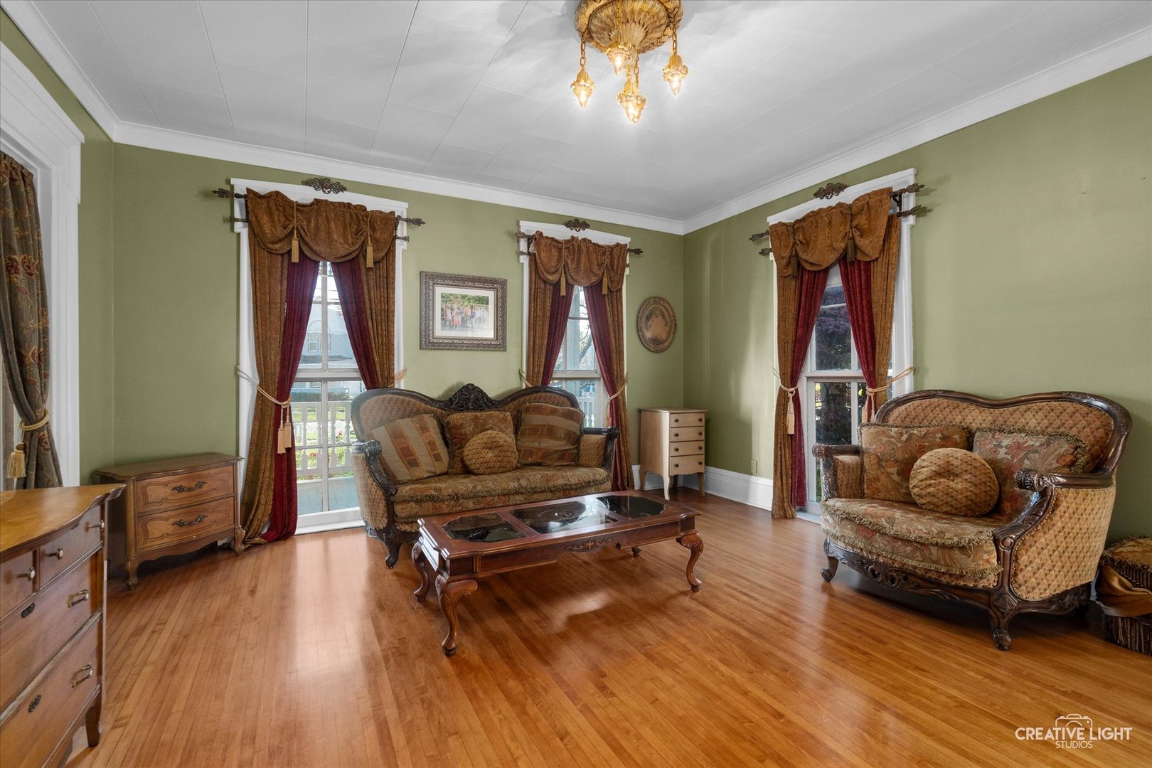 21 N Lincoln Street, Batavia, IL 60510