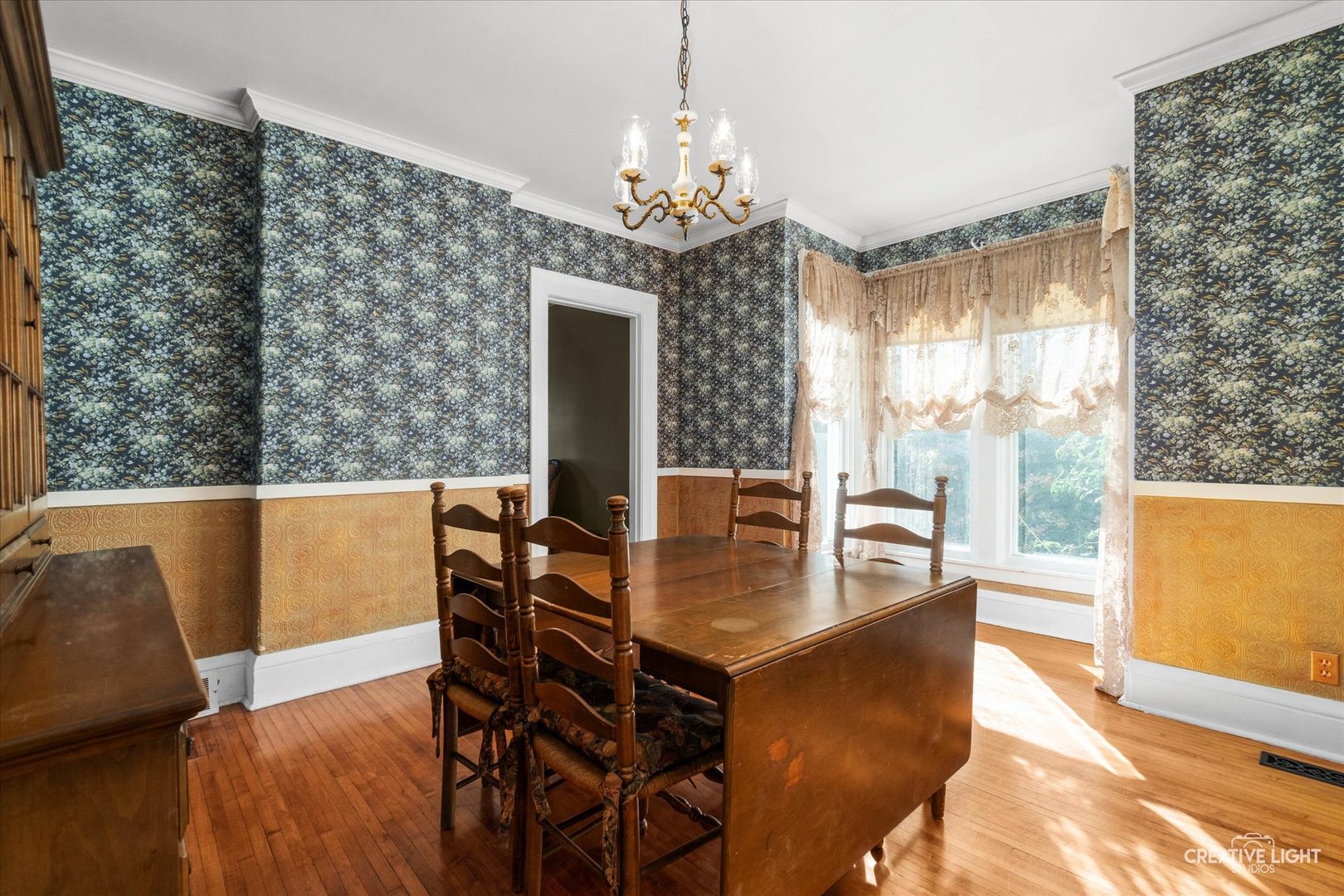 21 N Lincoln Street, Batavia, IL 60510