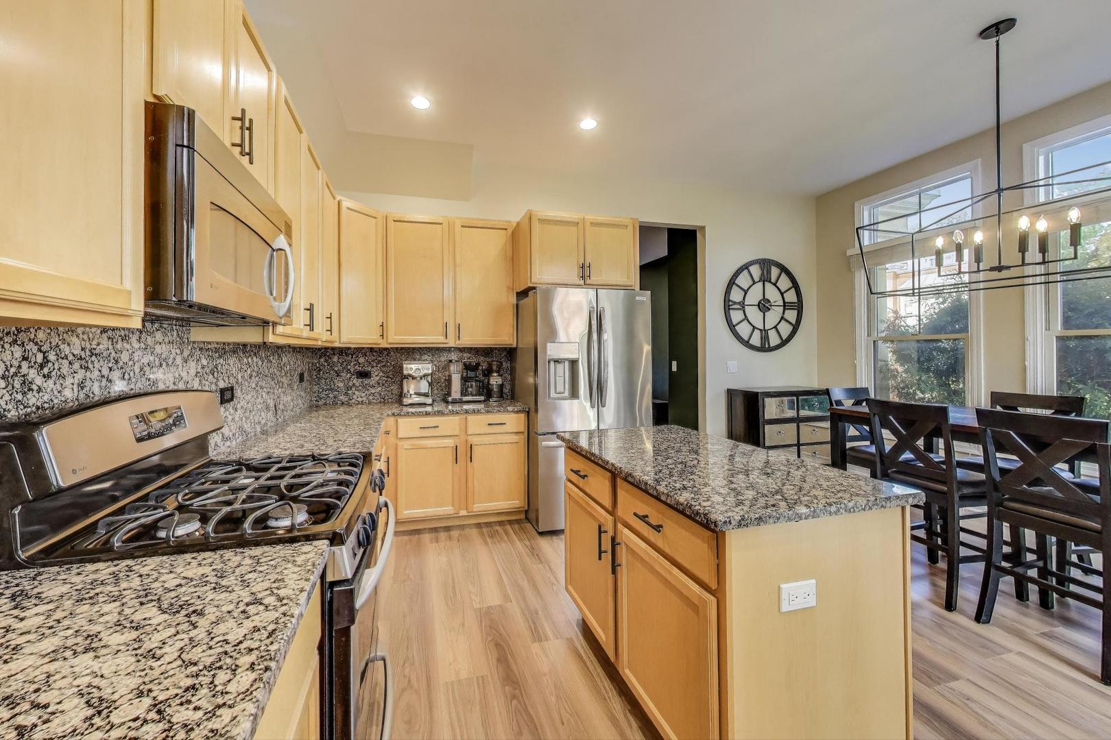 150 Festival Court, Elgin, IL 60120