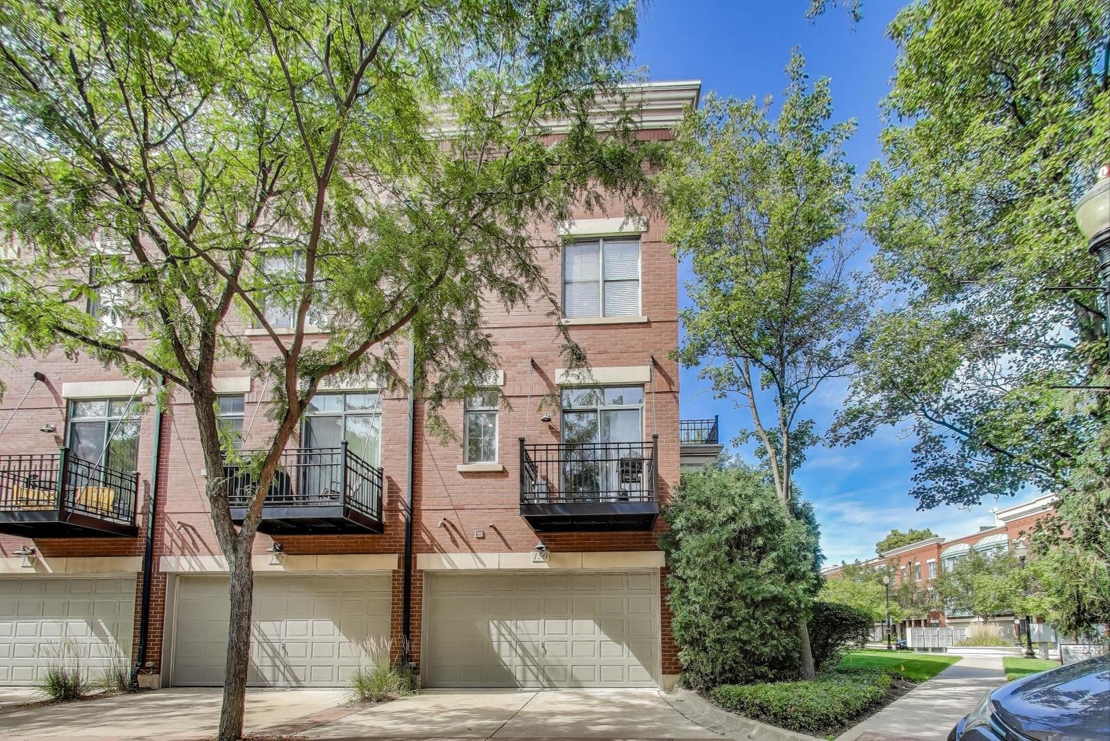 150 Festival Court, Elgin, IL 60120