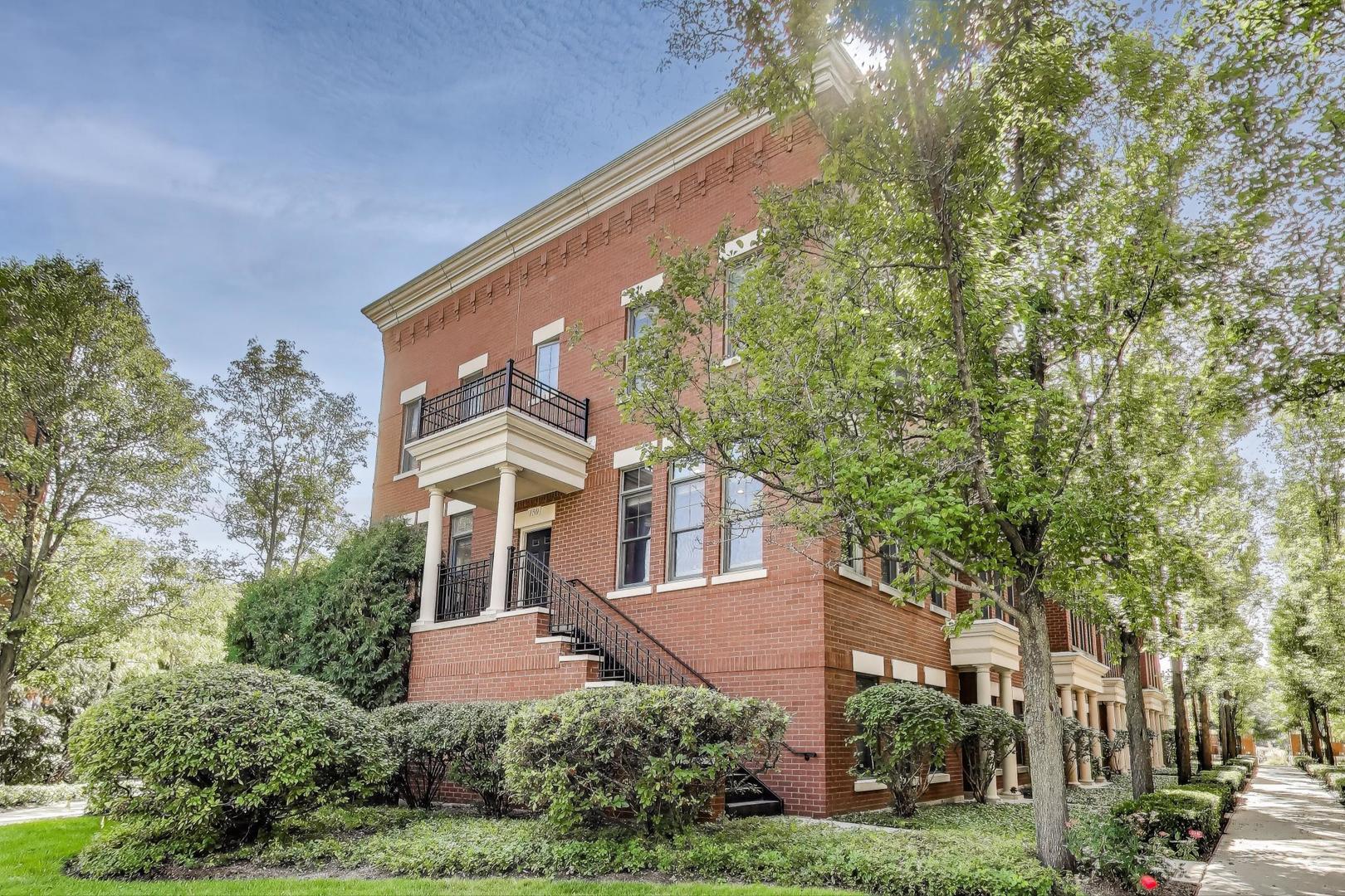 150 Festival Court, Elgin, IL 60120