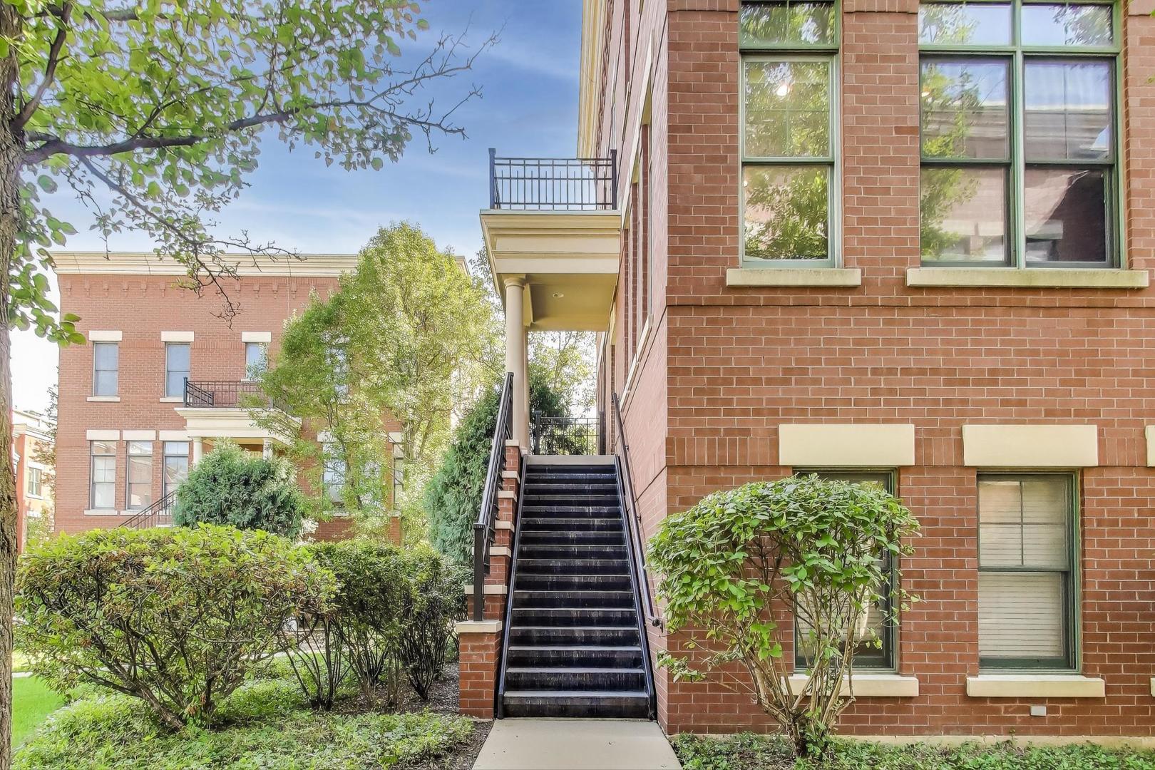 150 Festival Court, Elgin, IL 60120