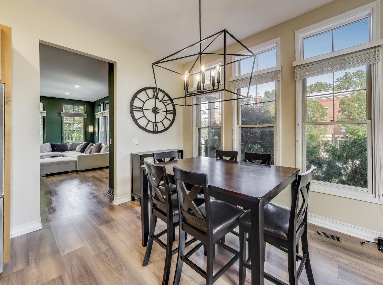 150 Festival Court, Elgin, IL 60120