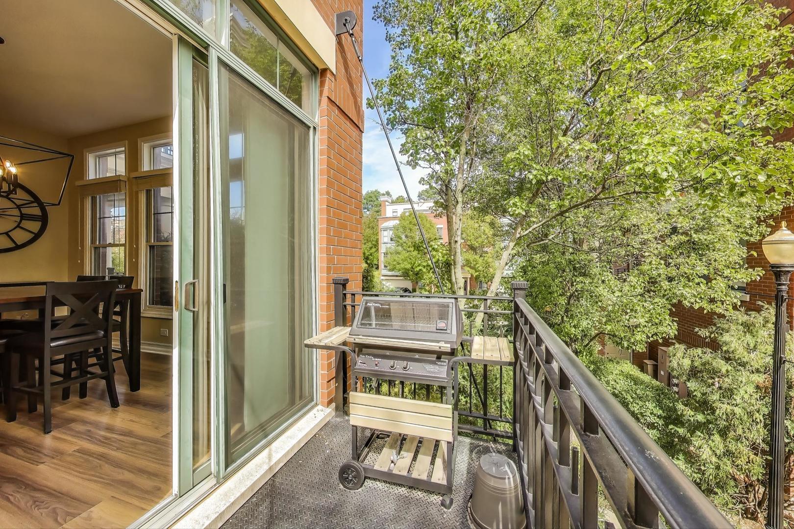 150 Festival Court, Elgin, IL 60120