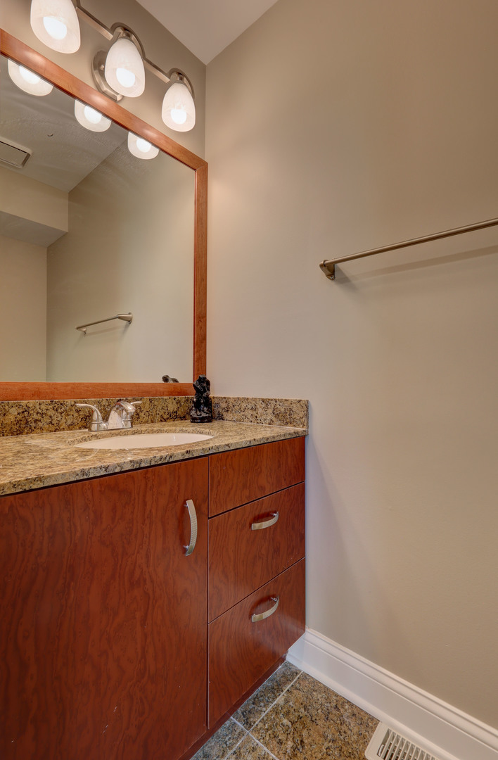 195 Island Court #195, Schaumburg, IL 60193