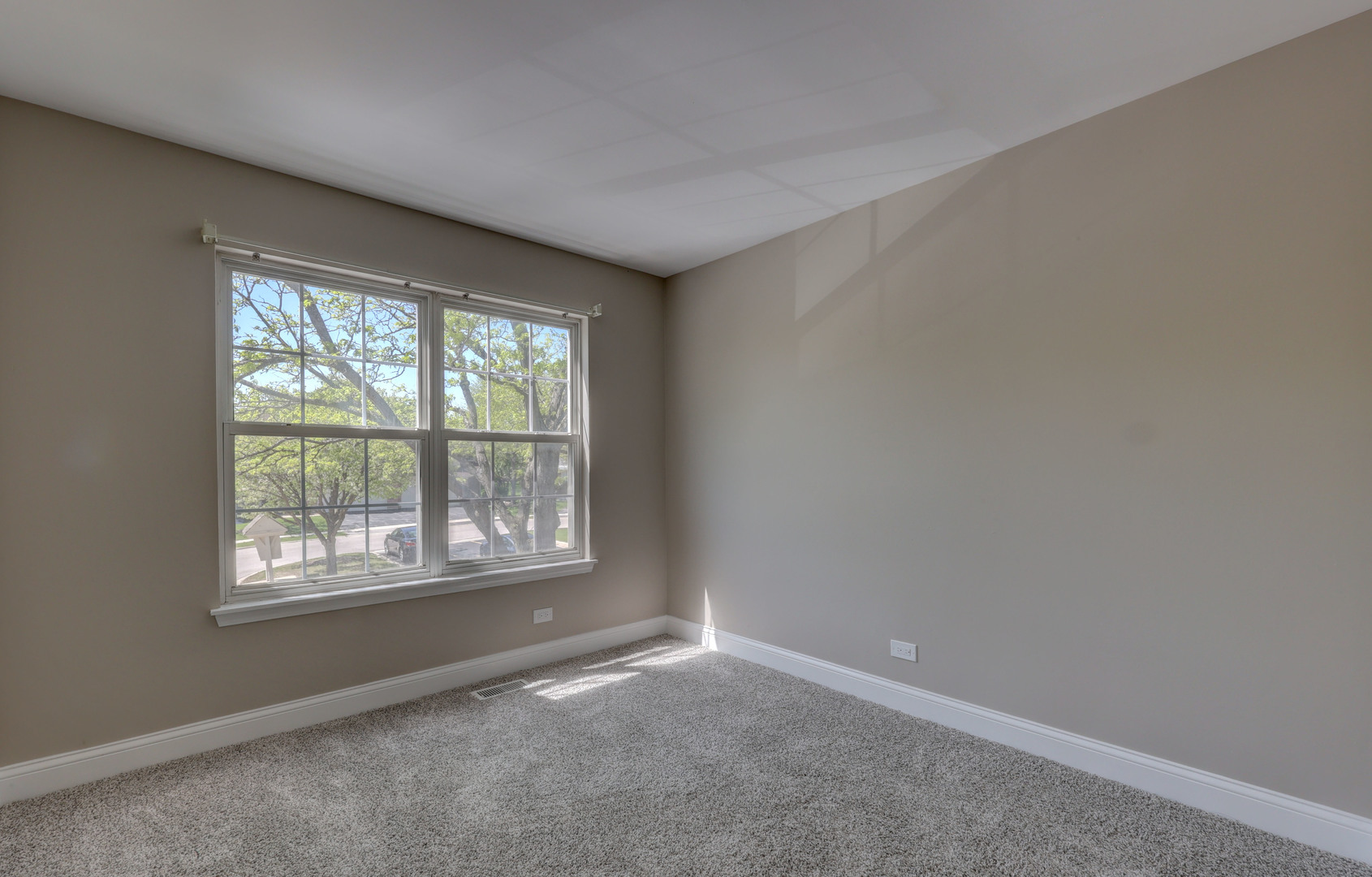195 Island Court #195, Schaumburg, IL 60193
