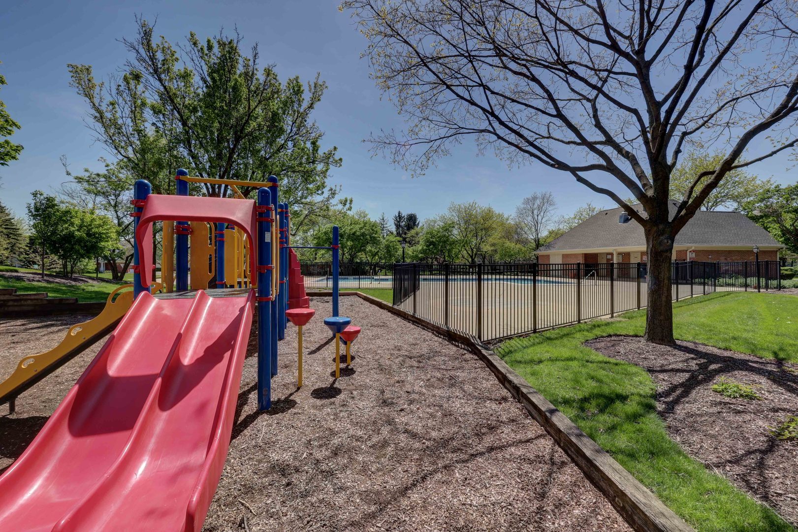 195 Island Court #195, Schaumburg, IL 60193