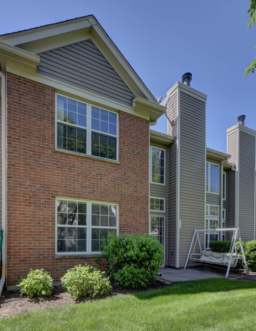 195 Island Court #195, Schaumburg, IL 60193