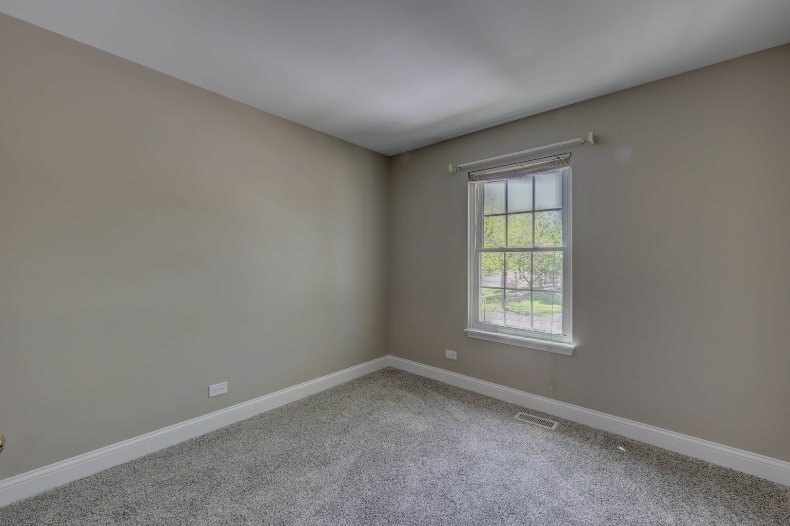 195 Island Court #195, Schaumburg, IL 60193