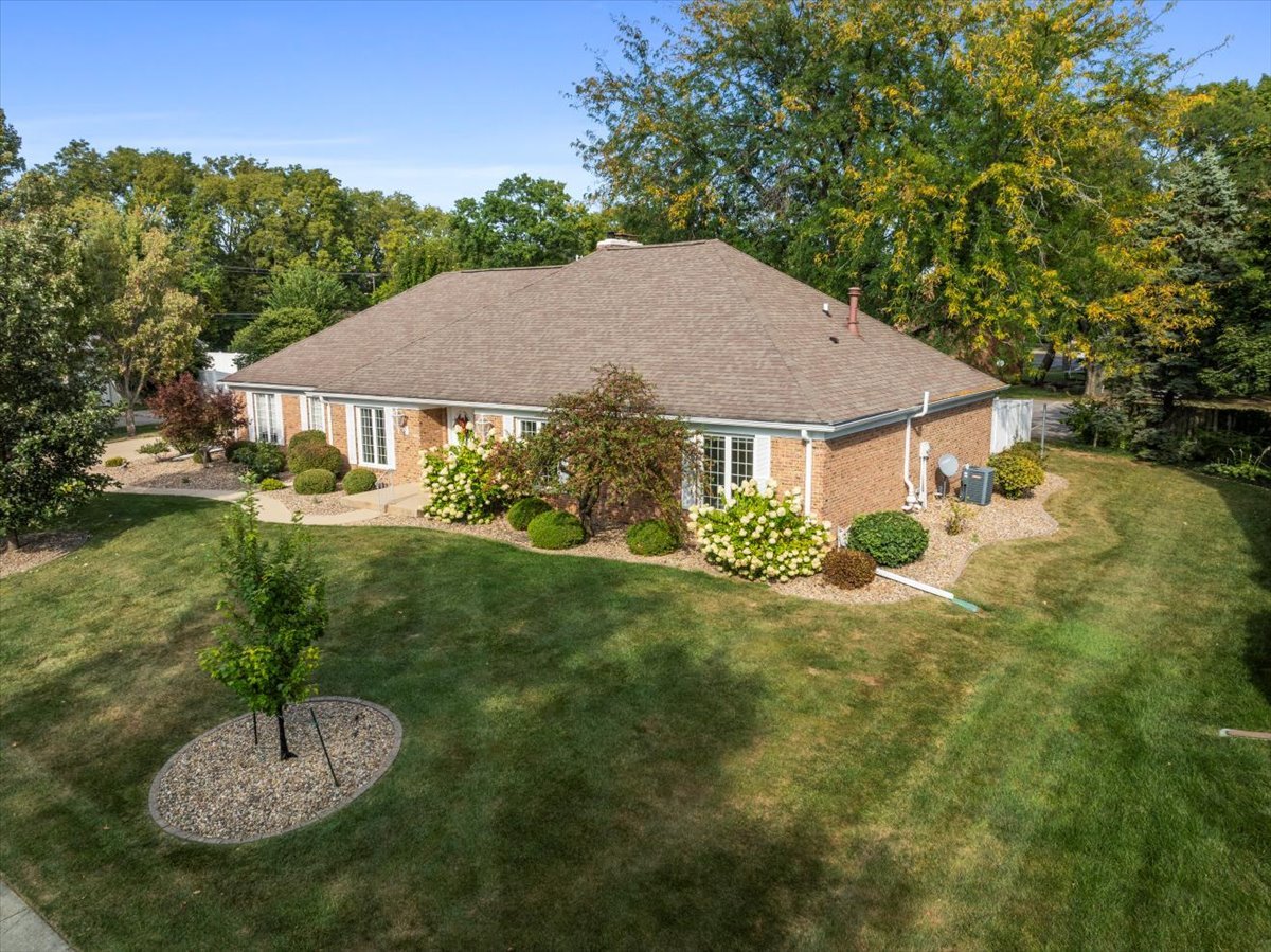 4 Ebach Drive, Bloomington, IL 61701