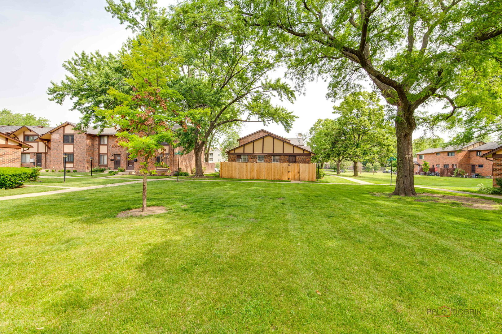 1S134 Holyoke Lane, Villa Park, IL 60181