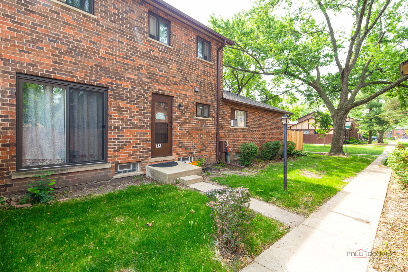 1S134 Holyoke Lane, Villa Park, IL 60181