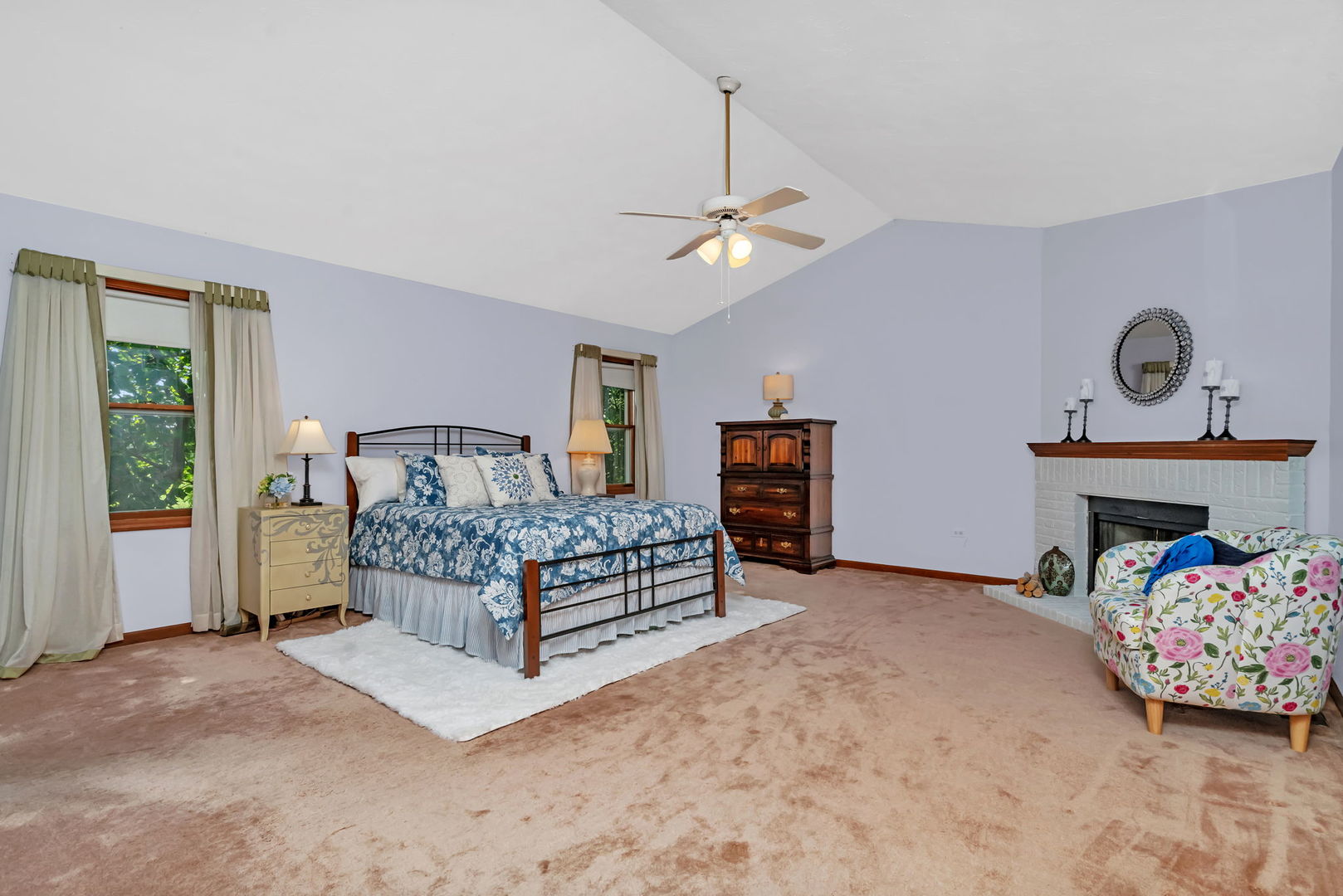 2471 Kingsley Drive, Naperville, IL 60565